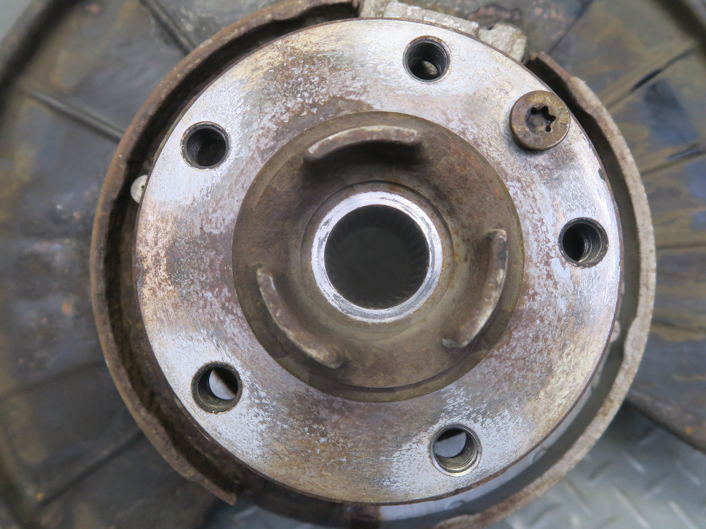 2011-2018 Porsche Cayenne 958 AWD Rear Right Spindle Knuckle Wheel Hub Bearing