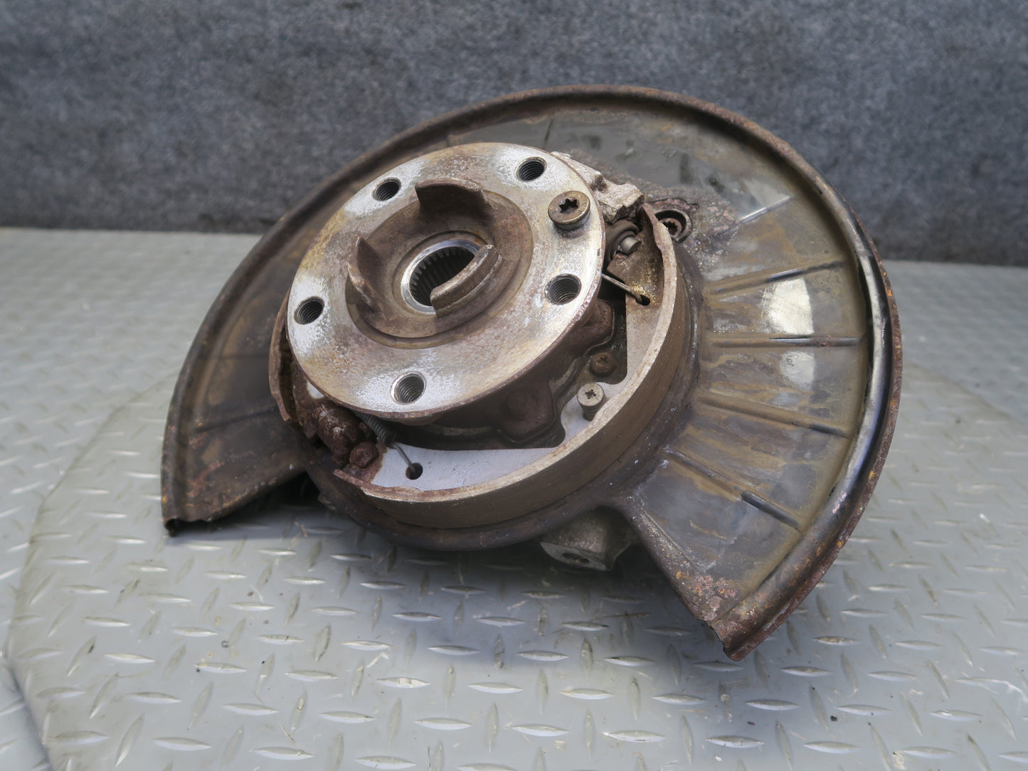 2011-2018 Porsche Cayenne 958 AWD Rear Right Spindle Knuckle Wheel Hub Bearing