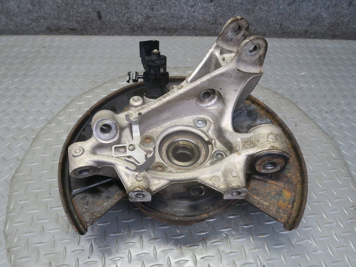 2011-2018 Porsche Cayenne 958 AWD Rear Right Spindle Knuckle Wheel Hub Bearing