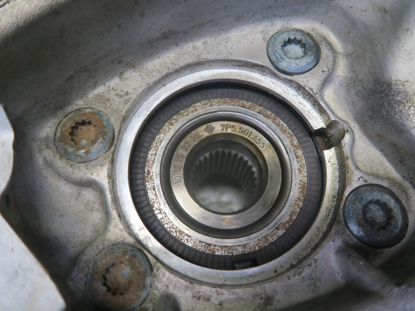 2011-2018 Porsche Cayenne 958 AWD Rear Right Spindle Knuckle Wheel Hub Bearing