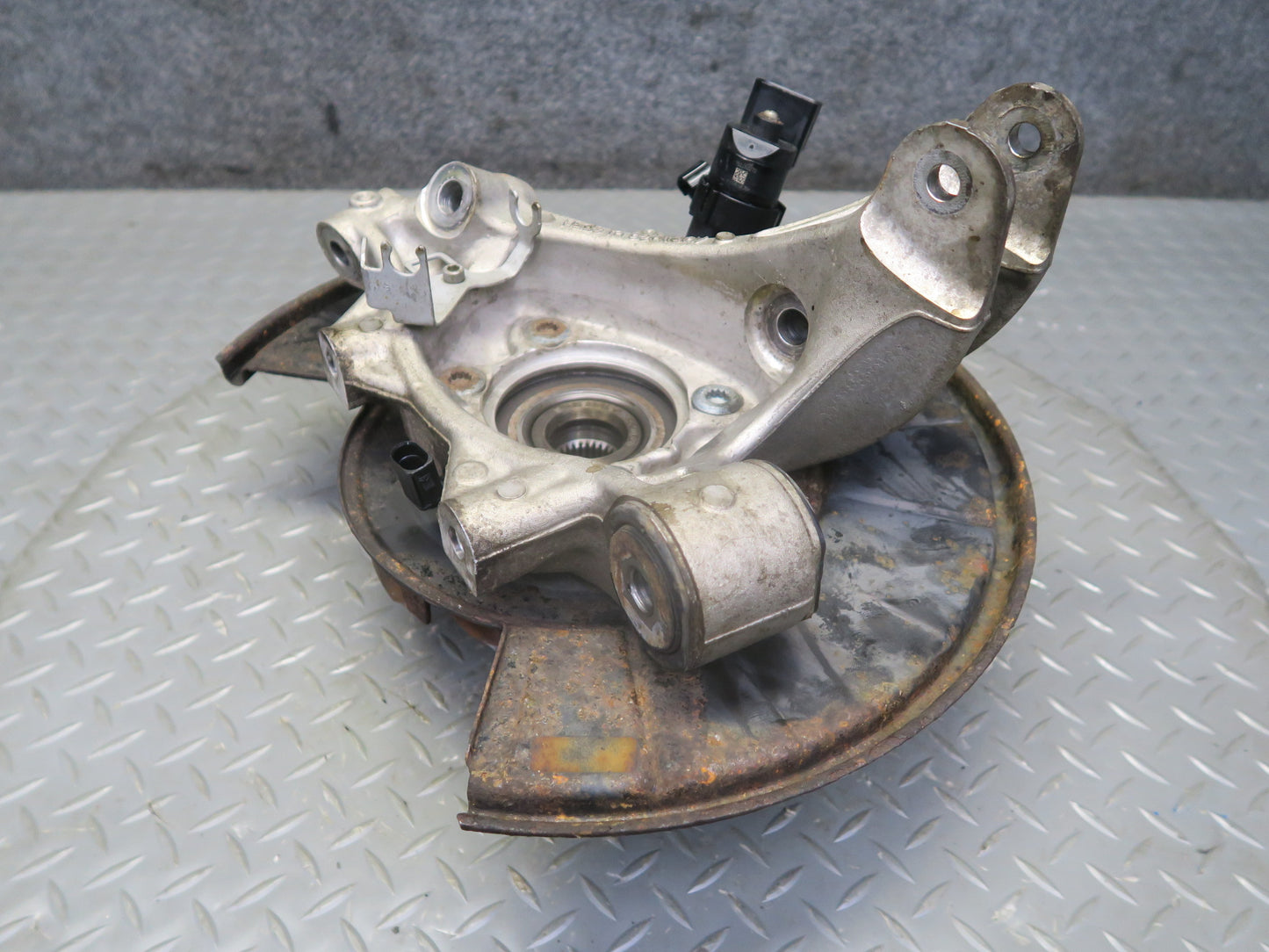 2011-2018 Porsche Cayenne 958 AWD Rear Right Spindle Knuckle Wheel Hub Bearing