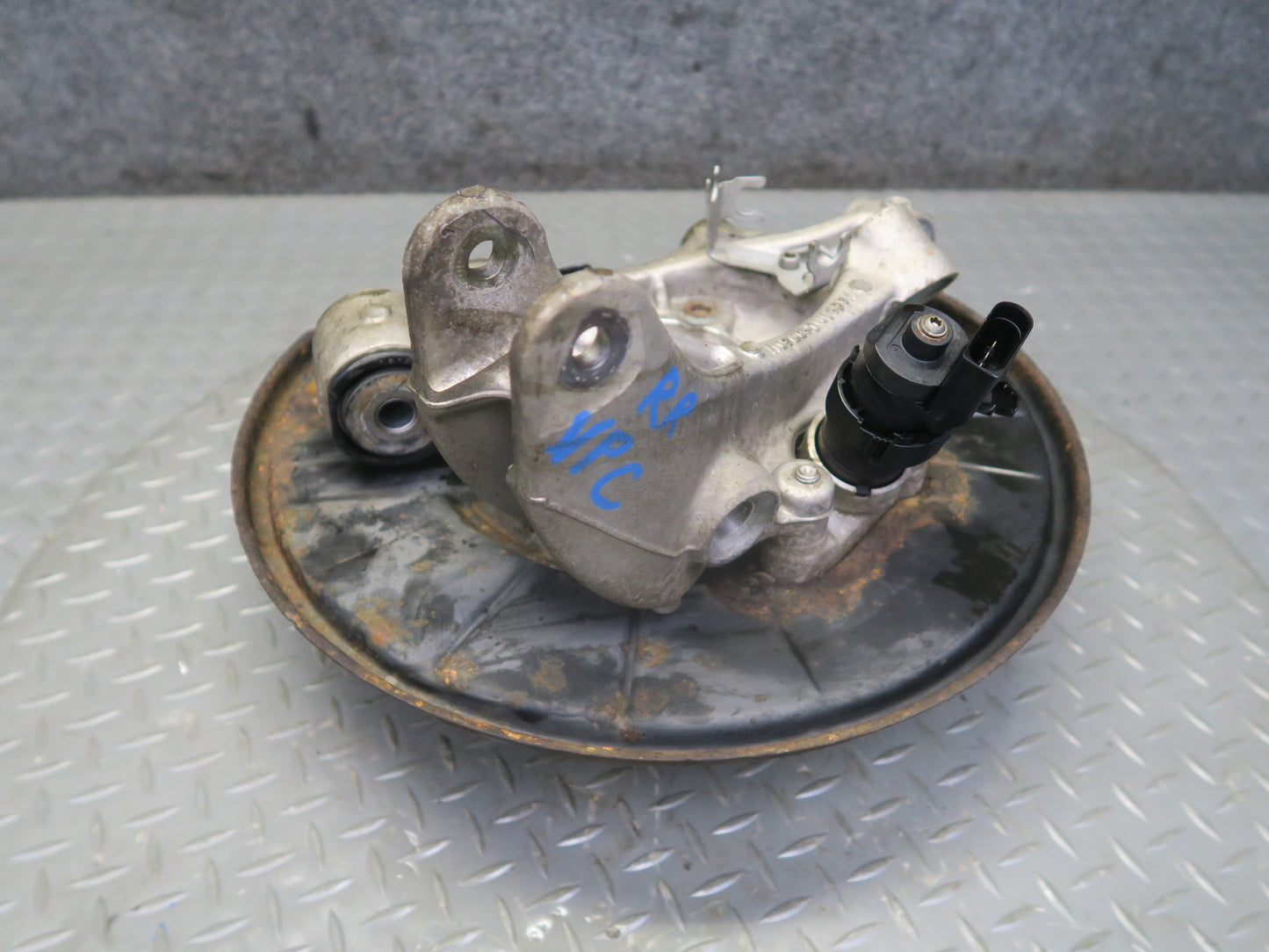 2011-2018 Porsche Cayenne 958 AWD Rear Right Spindle Knuckle Wheel Hub Bearing