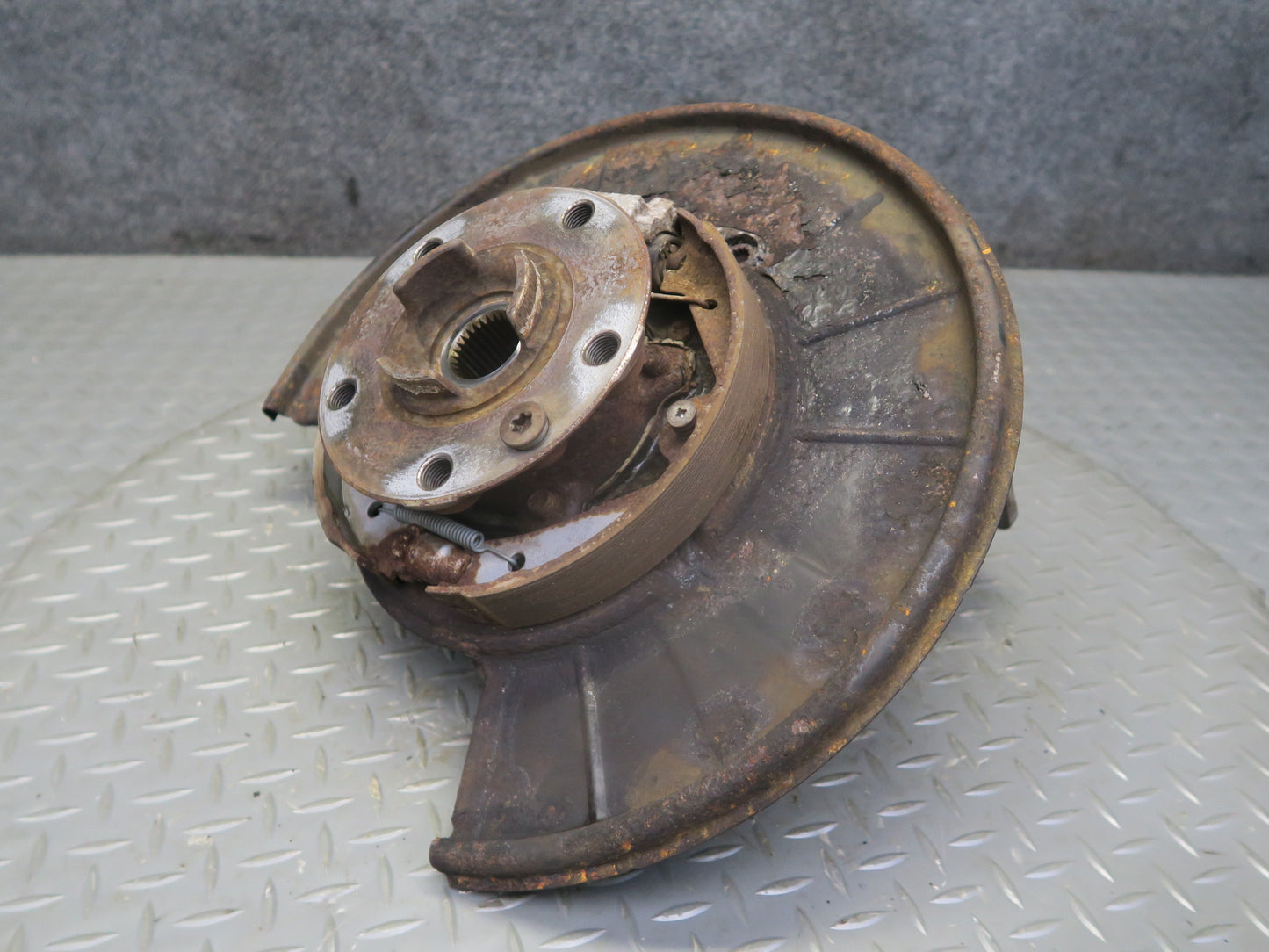2011-2018 Porsche Cayenne 958 AWD Rear Left Spindle Knuckle Wheel Hub Bearing