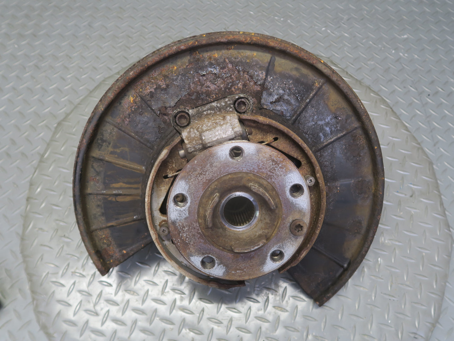2011-2018 Porsche Cayenne 958 AWD Rear Left Spindle Knuckle Wheel Hub Bearing