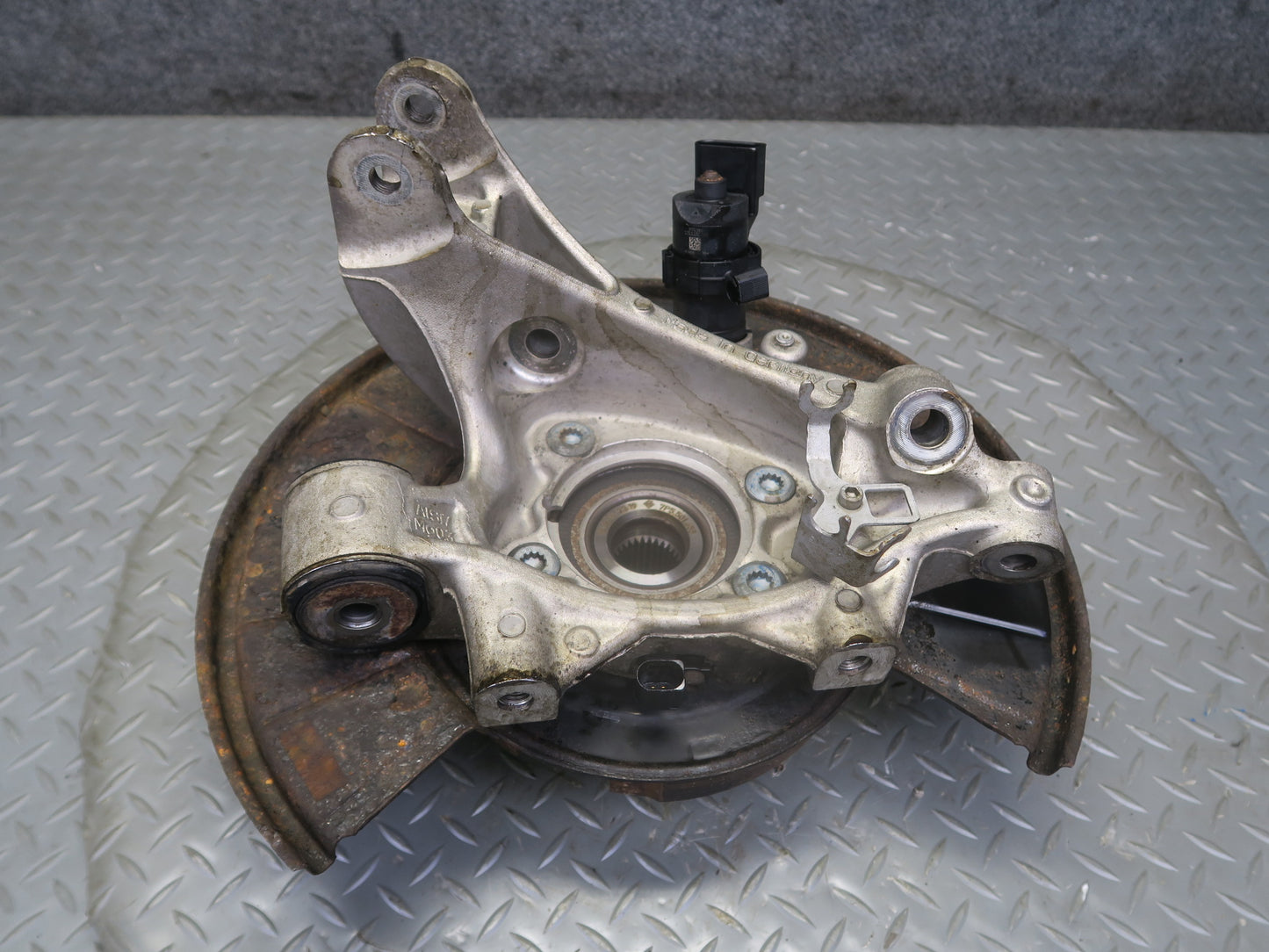 2011-2018 Porsche Cayenne 958 AWD Rear Left Spindle Knuckle Wheel Hub Bearing