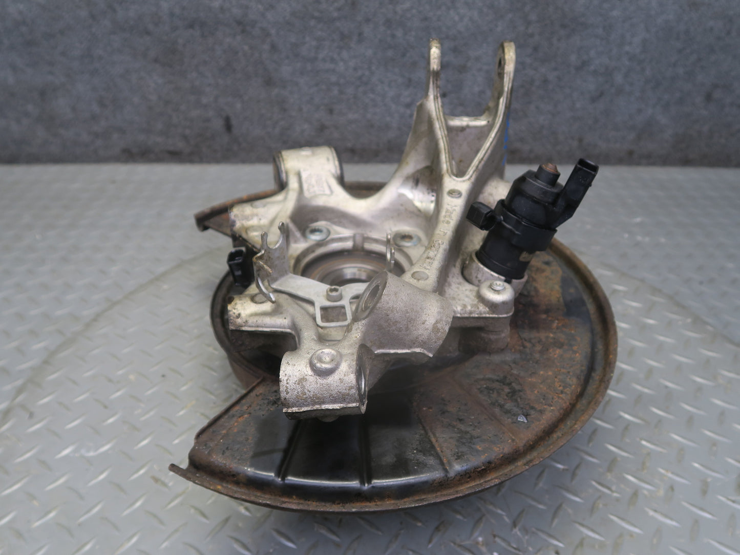 2011-2018 Porsche Cayenne 958 AWD Rear Left Spindle Knuckle Wheel Hub Bearing