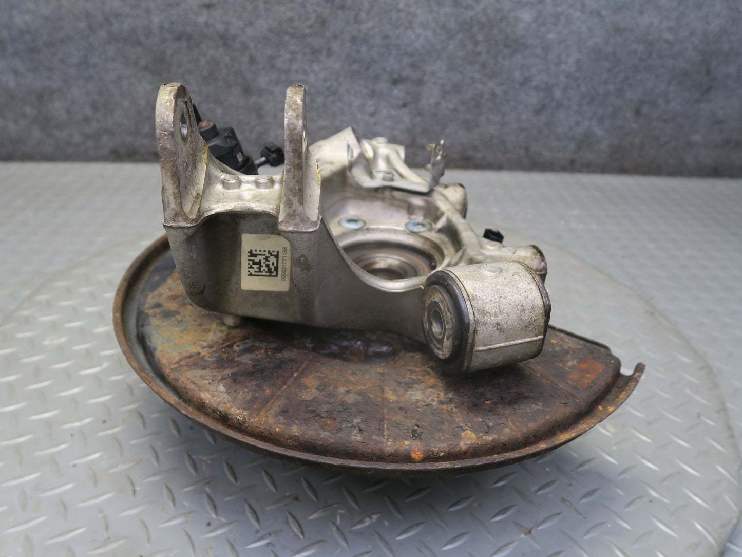 2011-2018 Porsche Cayenne 958 AWD Rear Left Spindle Knuckle Wheel Hub Bearing