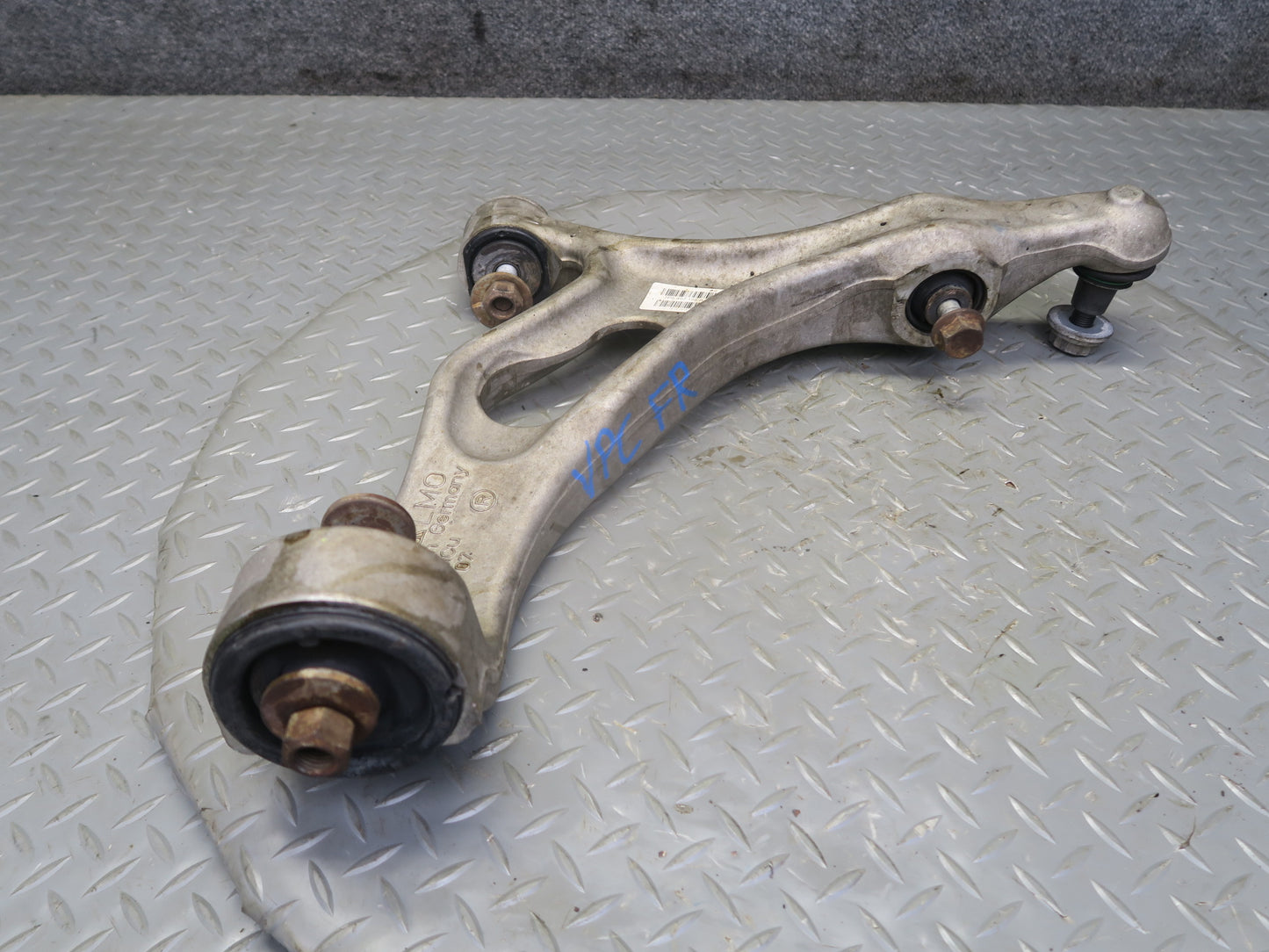 2011-2018 Porsche Cayenne 958 Front Right Upper & Lower Control Arm Set
