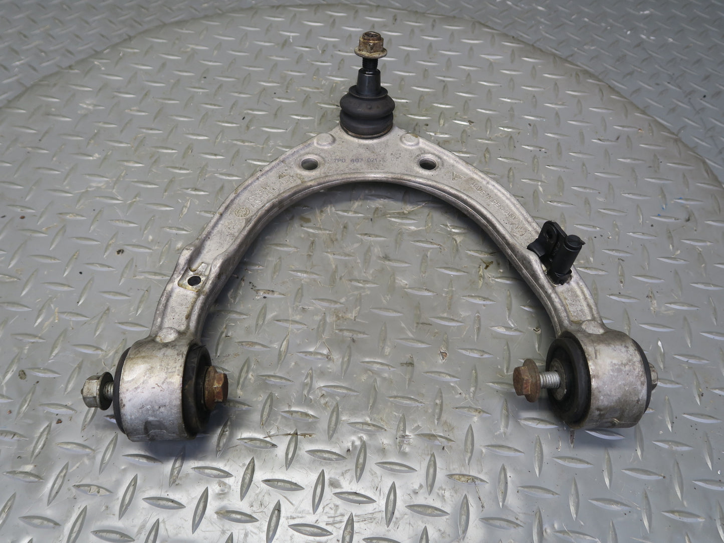 2011-2018 Porsche Cayenne 958 Front Right Upper & Lower Control Arm Set