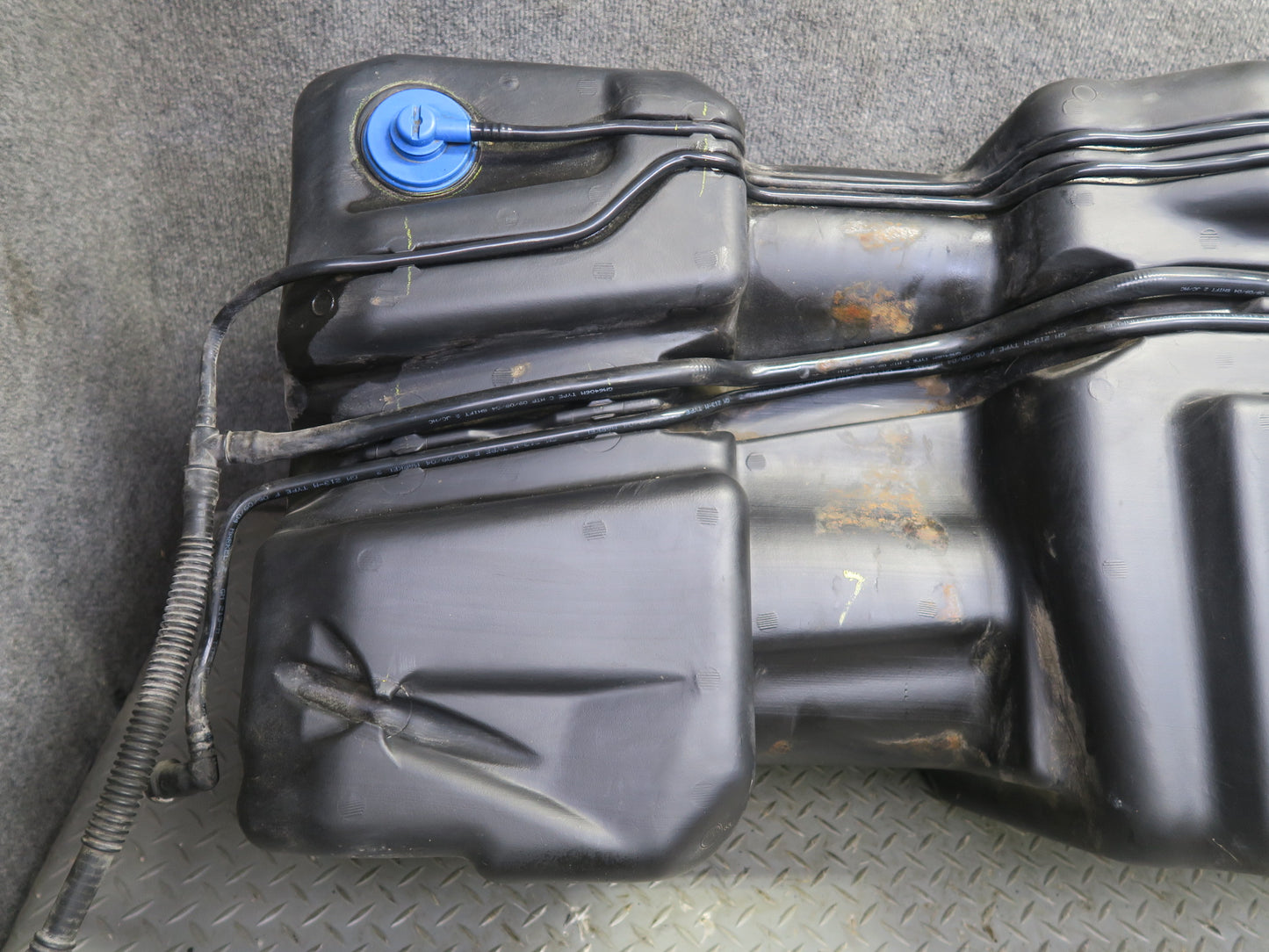 2004-2007 Hummer H2 6.0L Gas Fuel Tank Unit