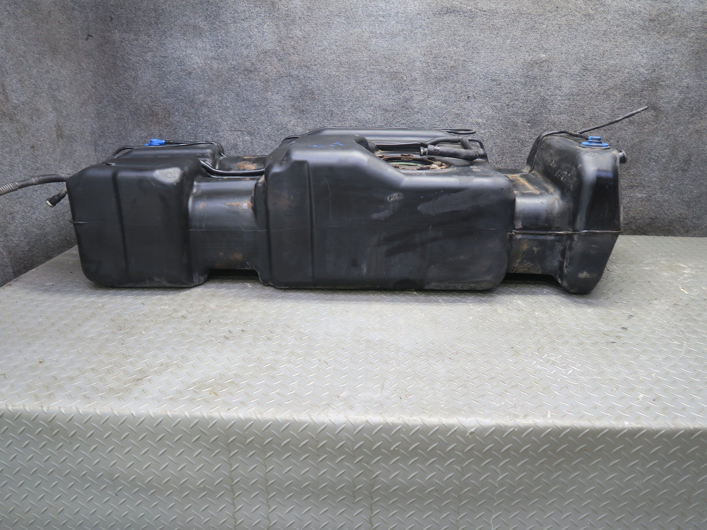 2004-2007 Hummer H2 6.0L Gas Fuel Tank Unit