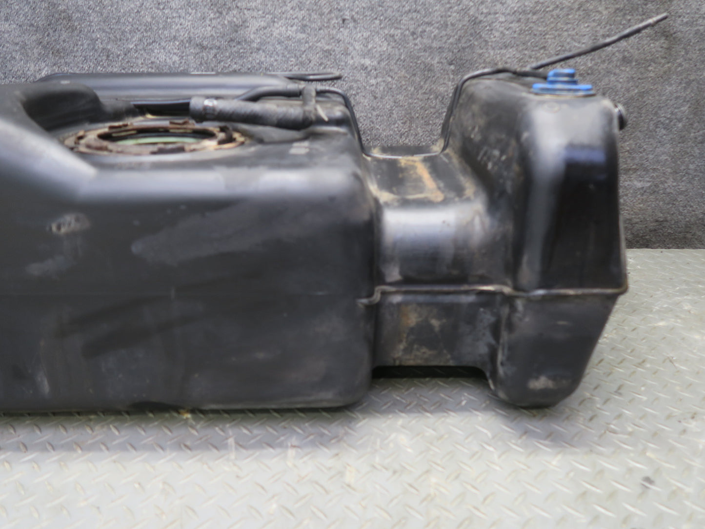 2004-2007 Hummer H2 6.0L Gas Fuel Tank Unit
