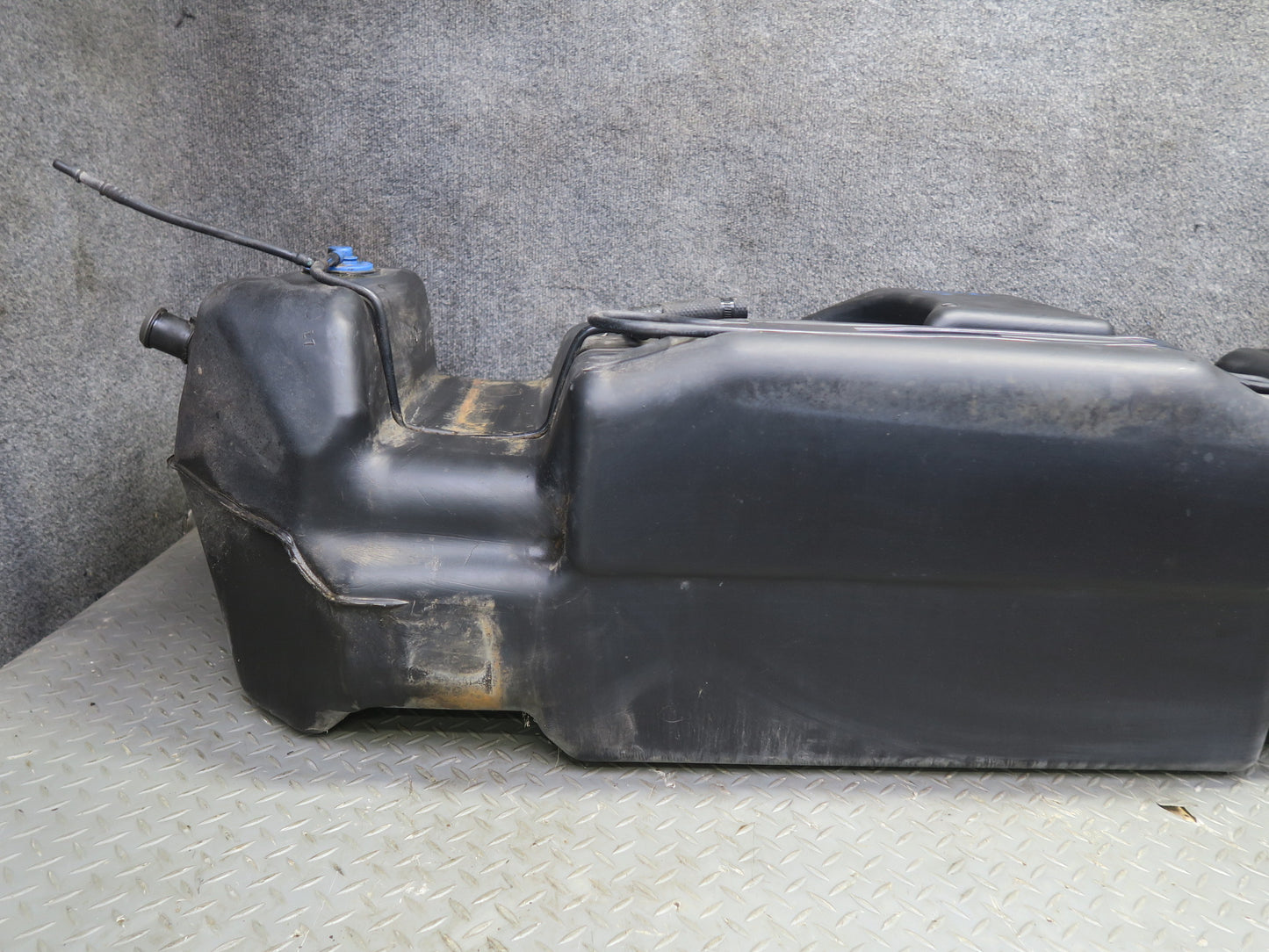2004-2007 Hummer H2 6.0L Gas Fuel Tank Unit