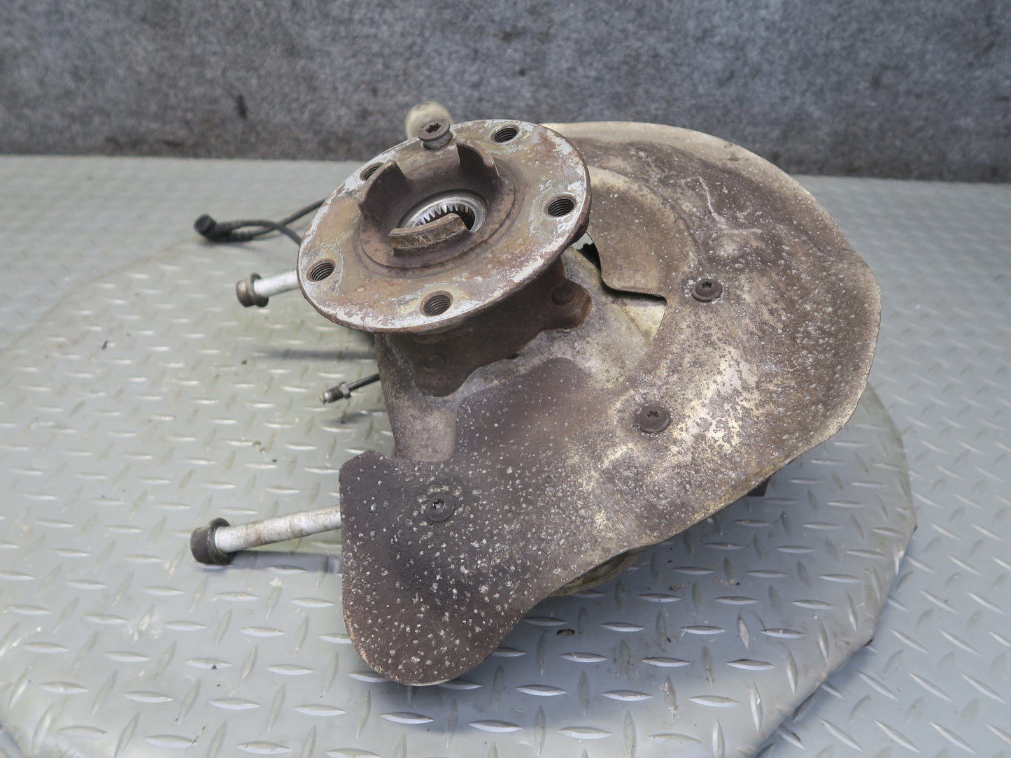 2011-2018 Porsche Cayenne 958 AWD Front Left Spindle Knuckle Wheel Hub Bearing