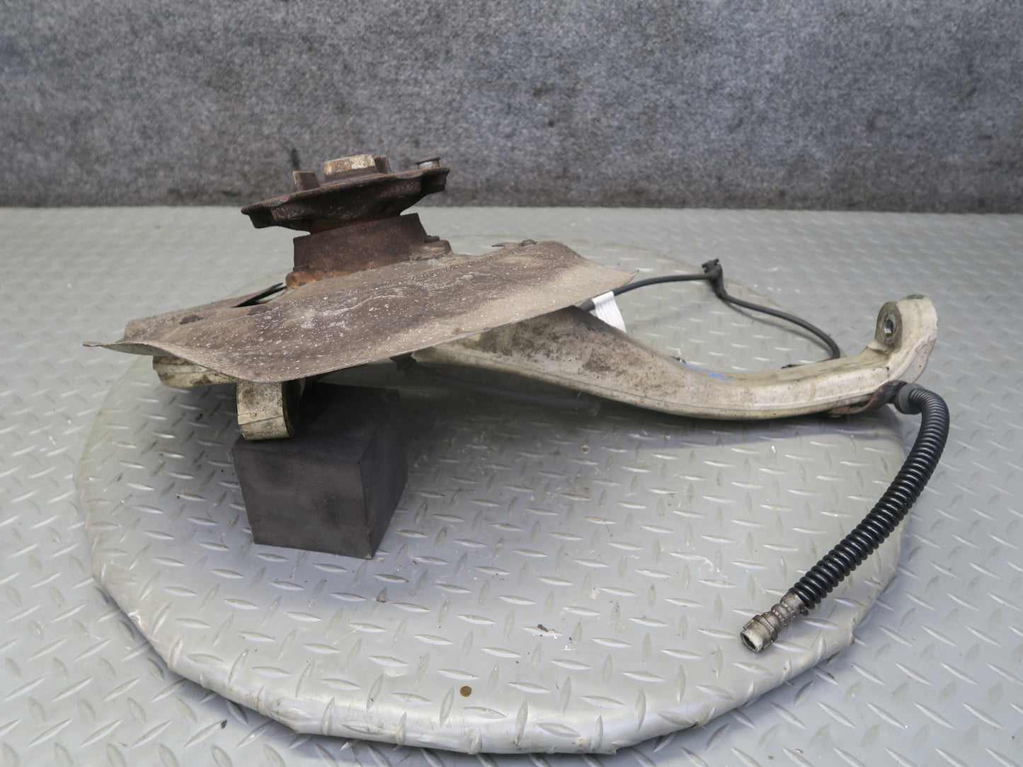 2011-2018 Porsche Cayenne 958 AWD Front Left Spindle Knuckle Wheel Hub Bearing