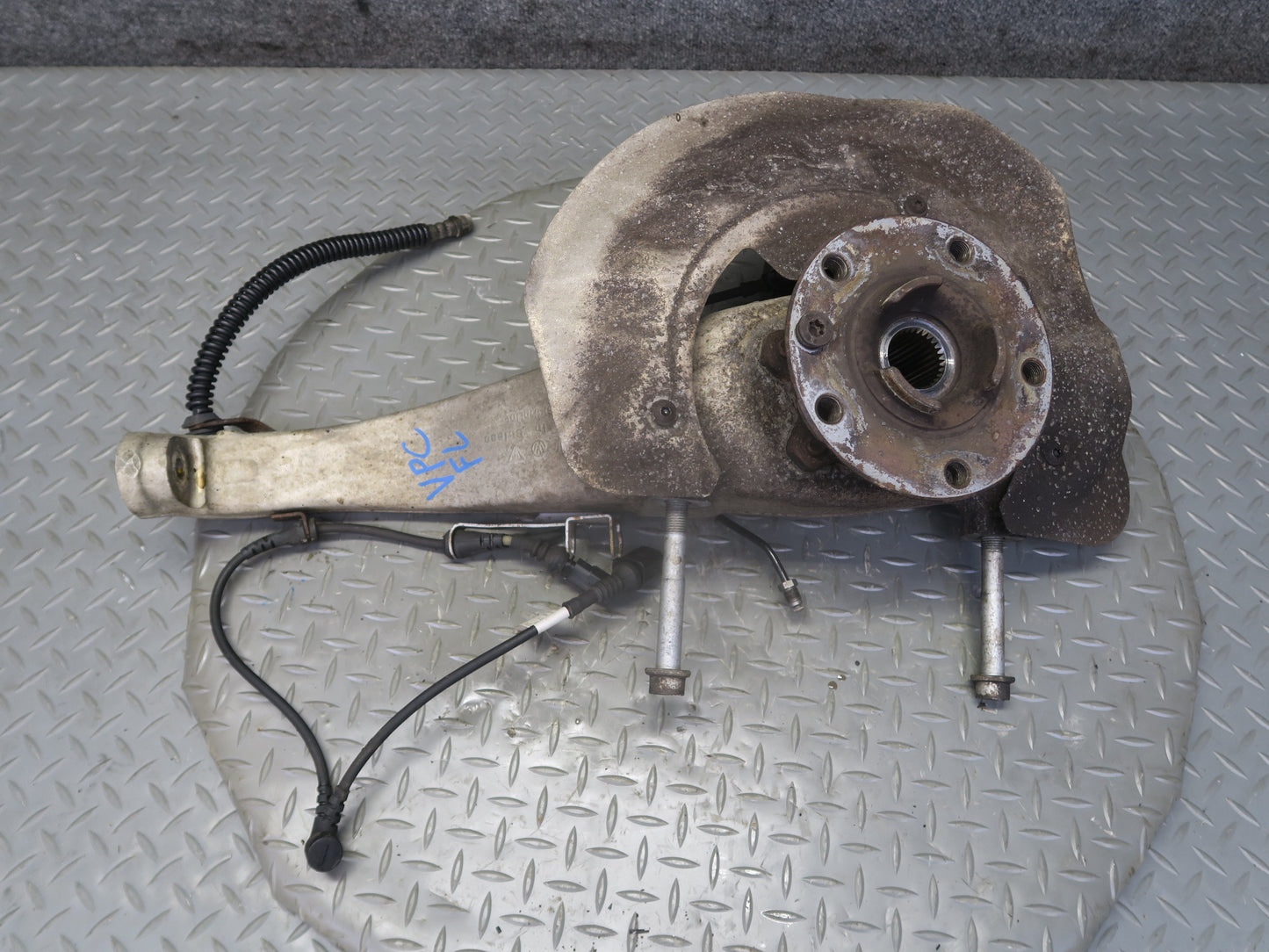 2011-2018 Porsche Cayenne 958 AWD Front Left Spindle Knuckle Wheel Hub Bearing