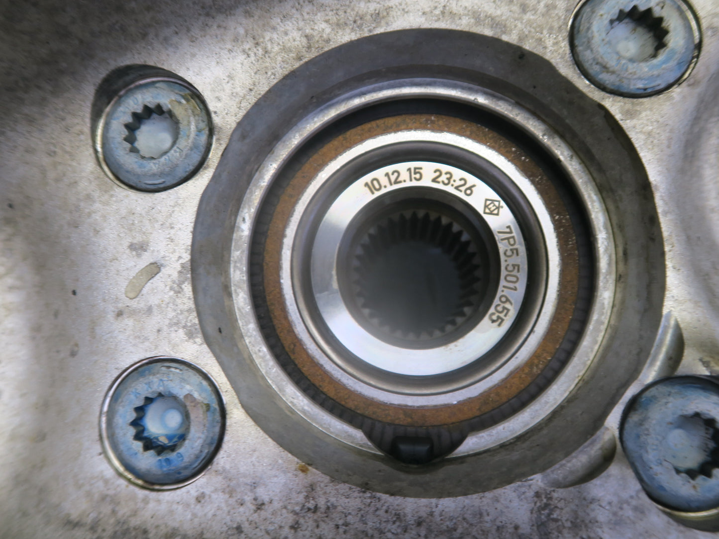 2011-2018 Porsche Cayenne 958 AWD Front Left Spindle Knuckle Wheel Hub Bearing