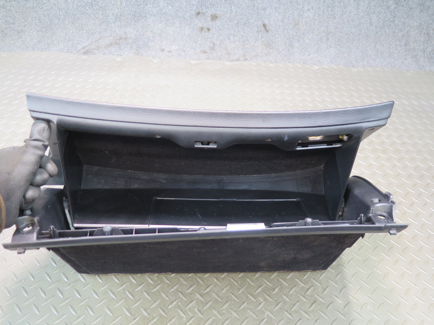 01-03 Lexus UCF30L LS430 Dash Glove Box Compartment Storage 55509-50020 OEM
