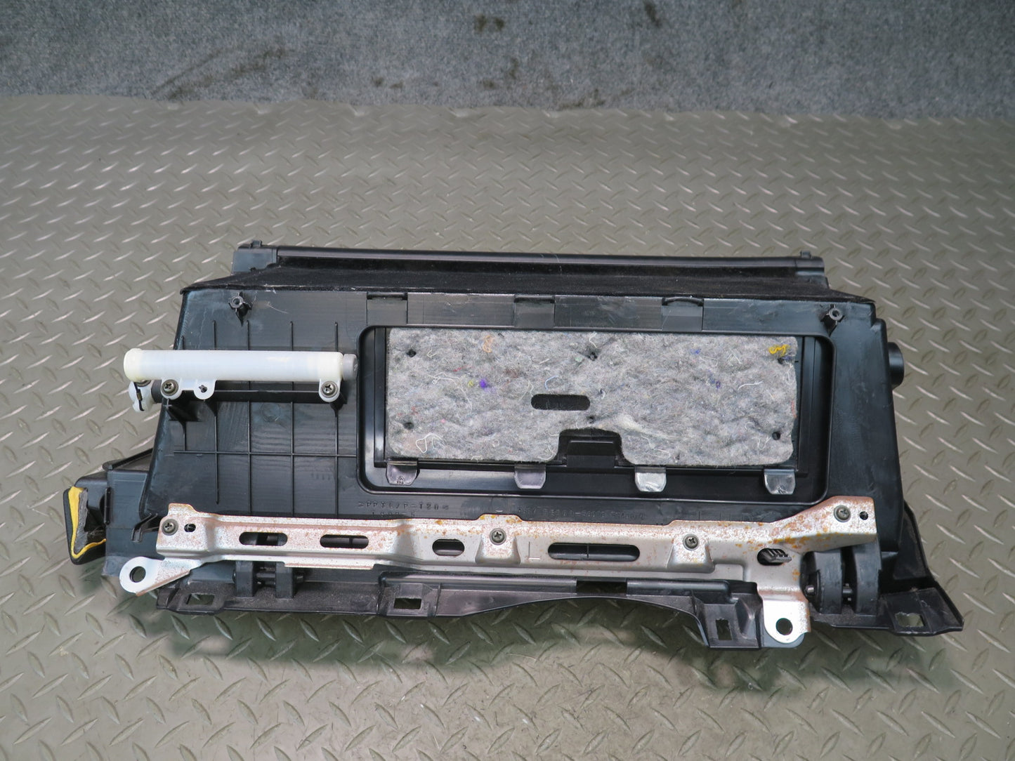 01-03 Lexus UCF30L LS430 Dash Glove Box Compartment Storage 55509-50020 OEM