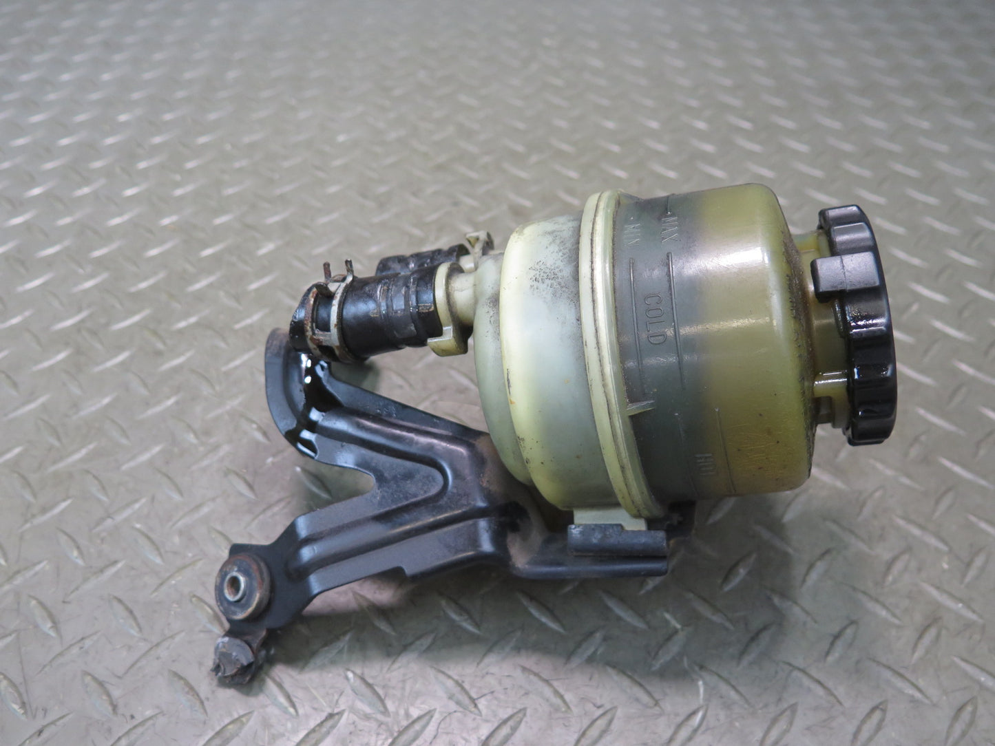 01-06 Lexus UCF30L LS430 Power Steering Fluid Reservoir Bottle Tank w Mount OEM
