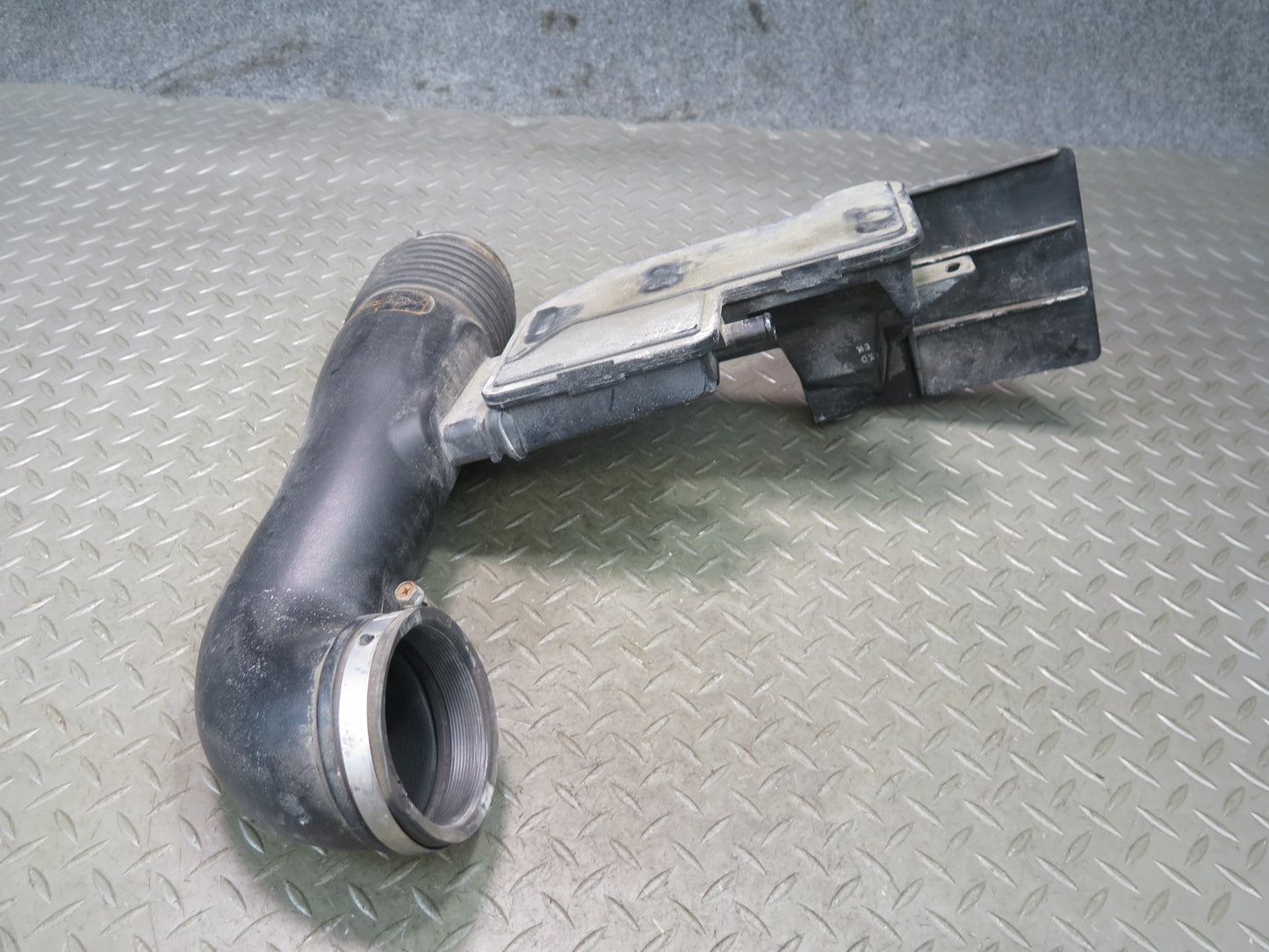 01-03 Lexus UCF30L LS430 Air Intake Cleaner Pipe Hose Resonator 17875-50240 OEM