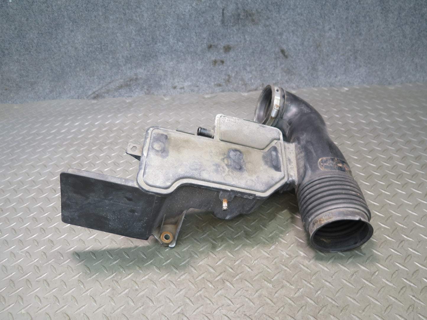 01-03 Lexus UCF30L LS430 Air Intake Cleaner Pipe Hose Resonator 17875-50240 OEM