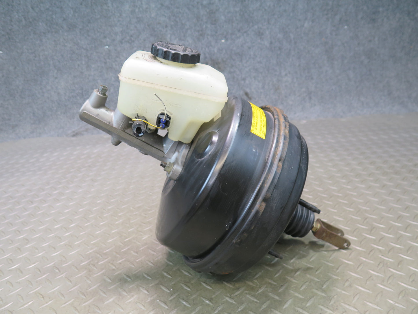 01-03 Lexus UCF30L LS430 Brake Master Cylinder Booster Fluid Reservoir OEM