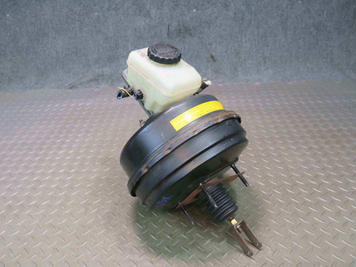 01-03 Lexus UCF30L LS430 Brake Master Cylinder Booster Fluid Reservoir OEM