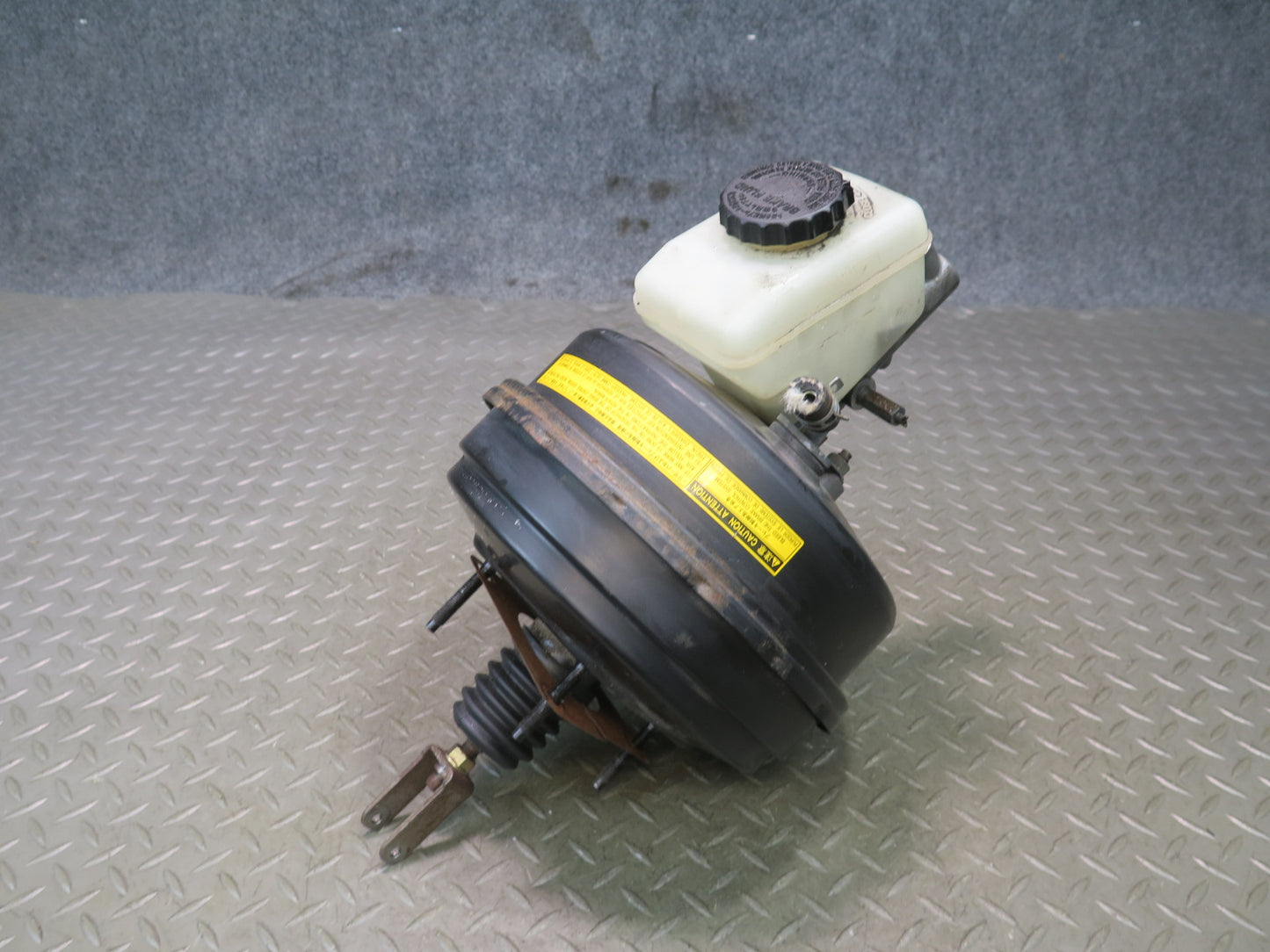 01-03 Lexus UCF30L LS430 Brake Master Cylinder Booster Fluid Reservoir OEM