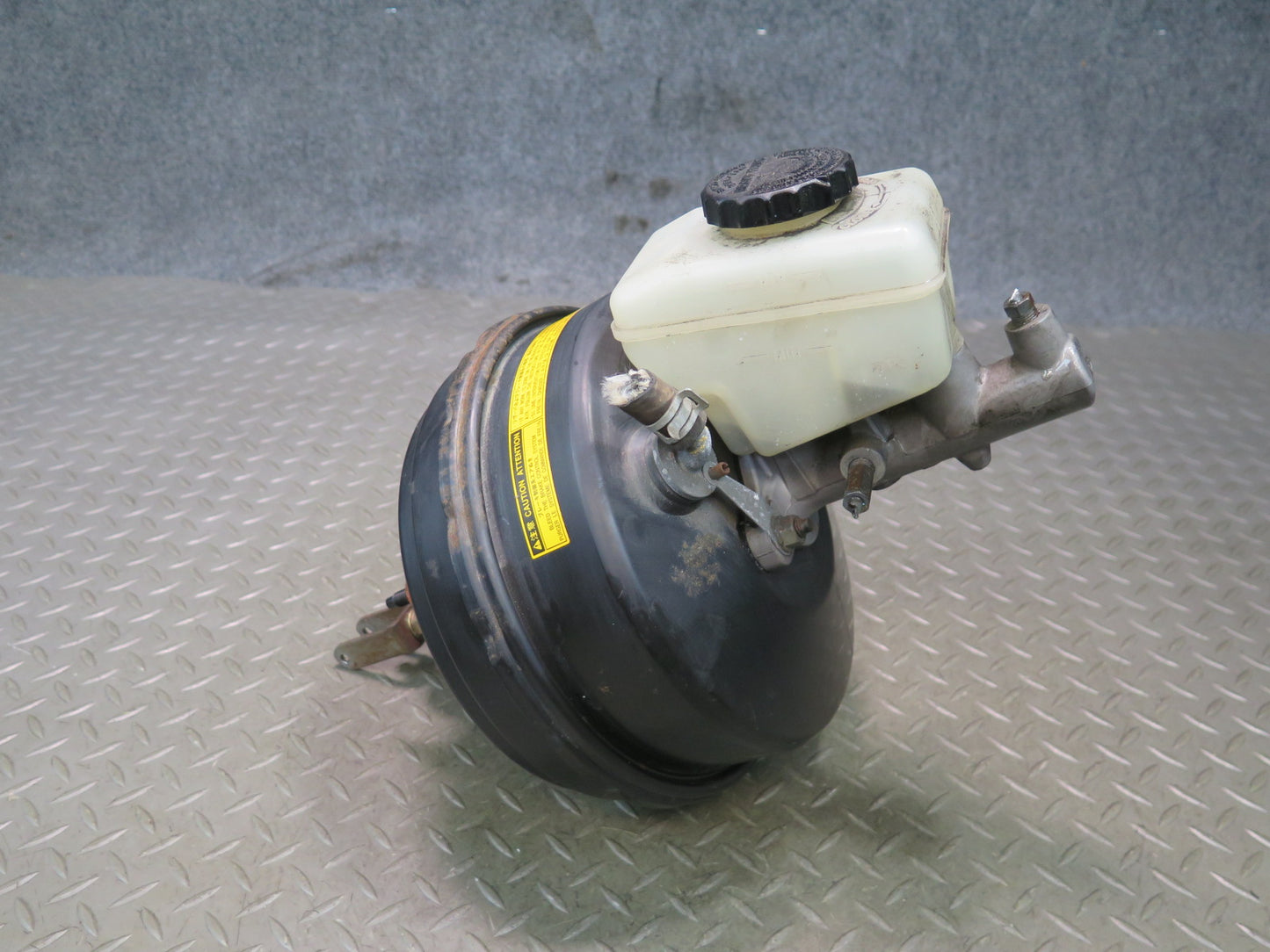 01-03 Lexus UCF30L LS430 Brake Master Cylinder Booster Fluid Reservoir OEM