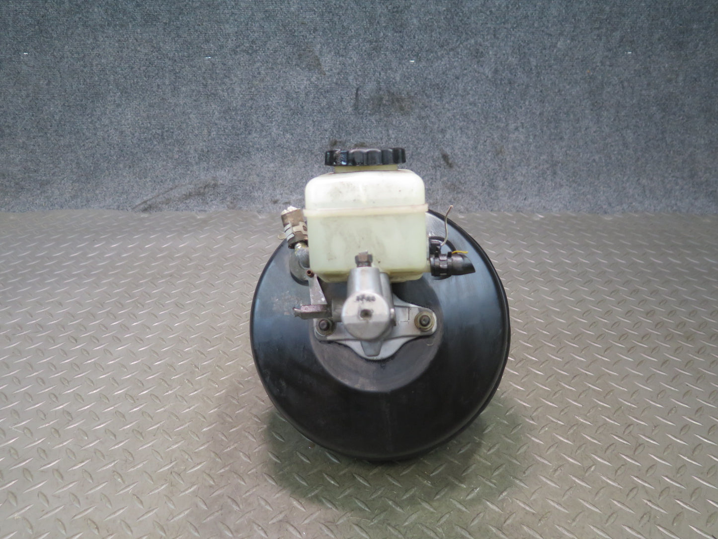 01-03 Lexus UCF30L LS430 Brake Master Cylinder Booster Fluid Reservoir OEM