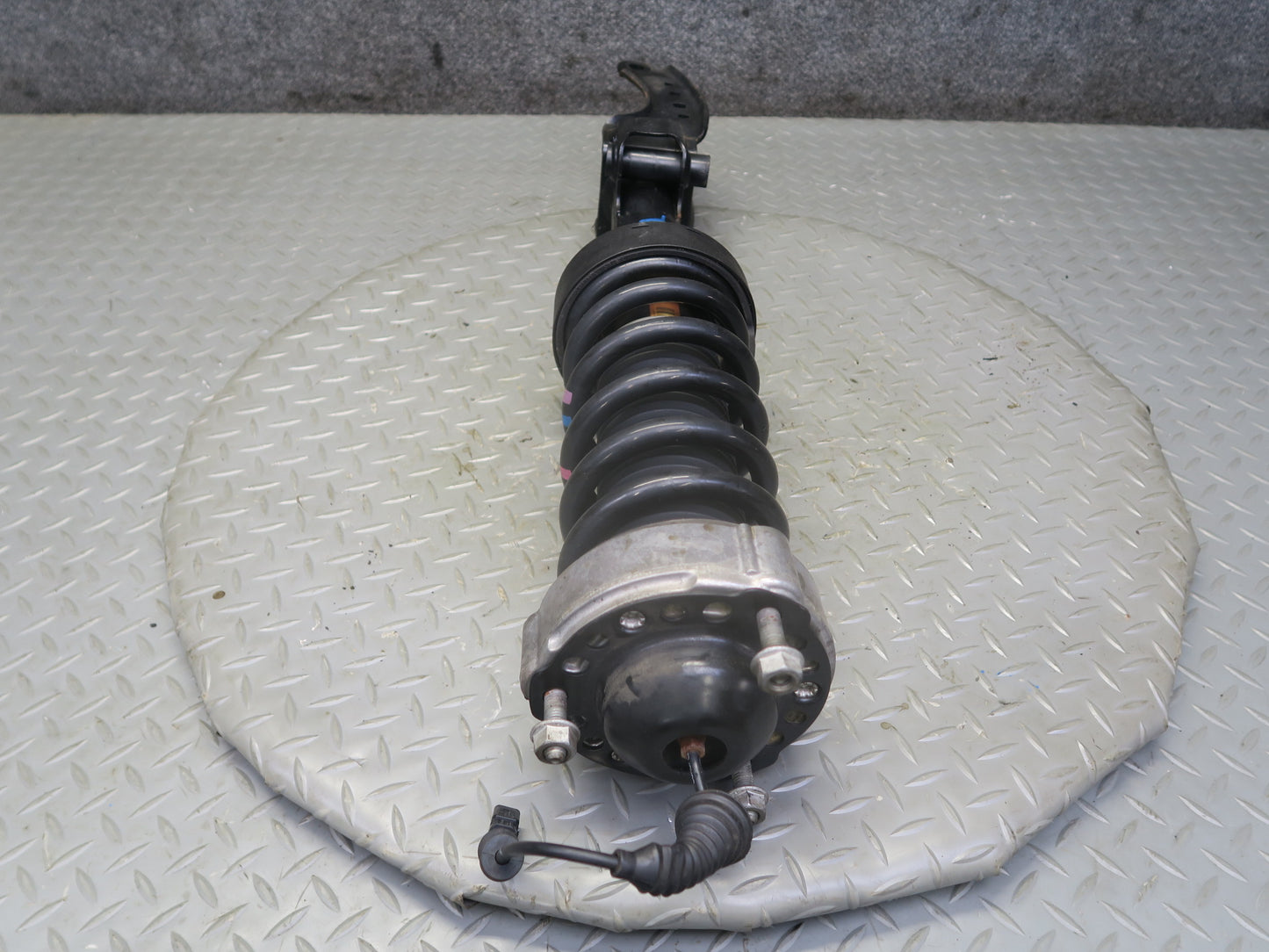 2015-2018 Porsche Cayenne 958 AWD E-hybrid Front Strut Shock Absorber Set of 2