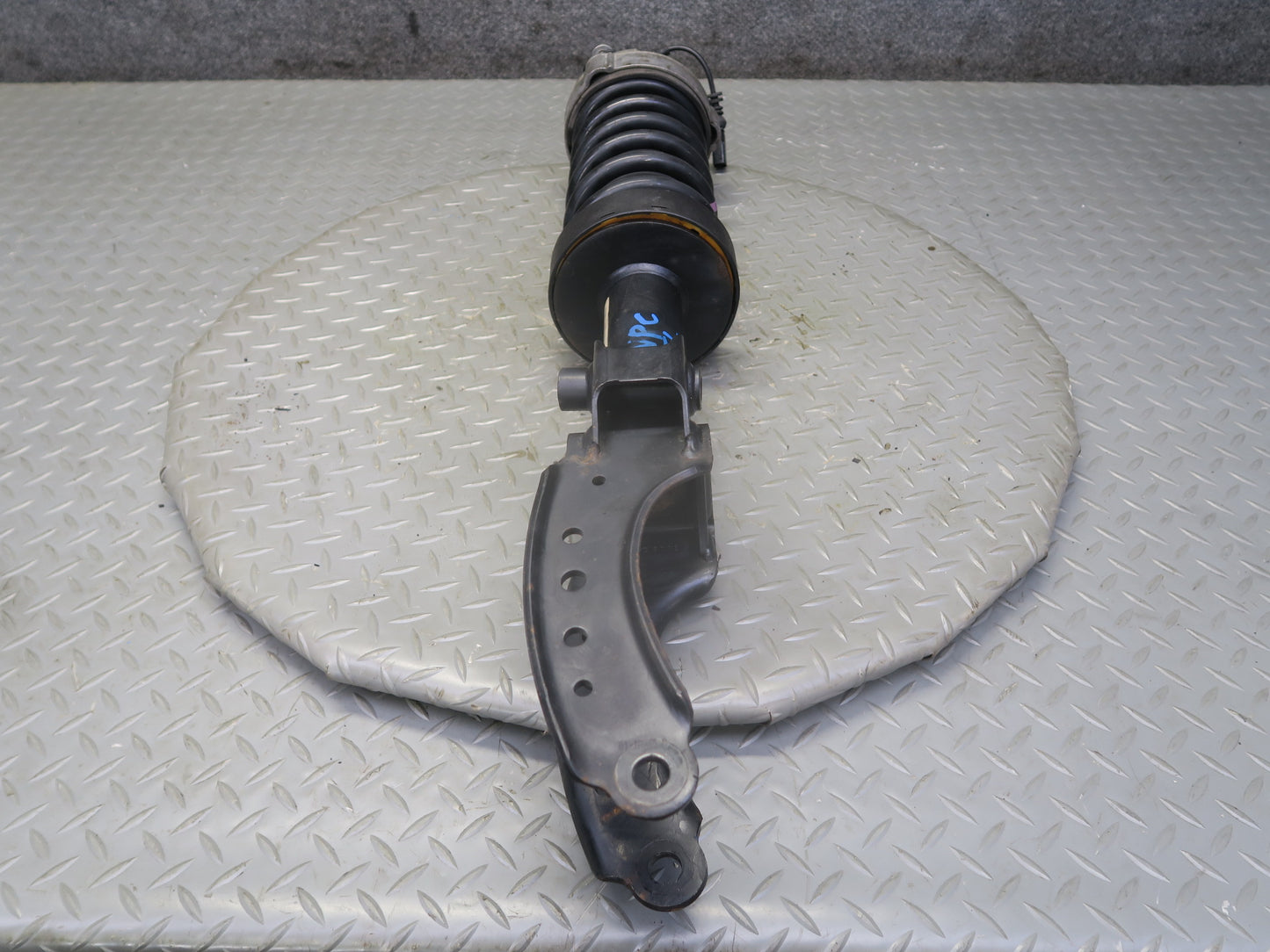 2015-2018 Porsche Cayenne 958 AWD E-hybrid Front Strut Shock Absorber Set of 2