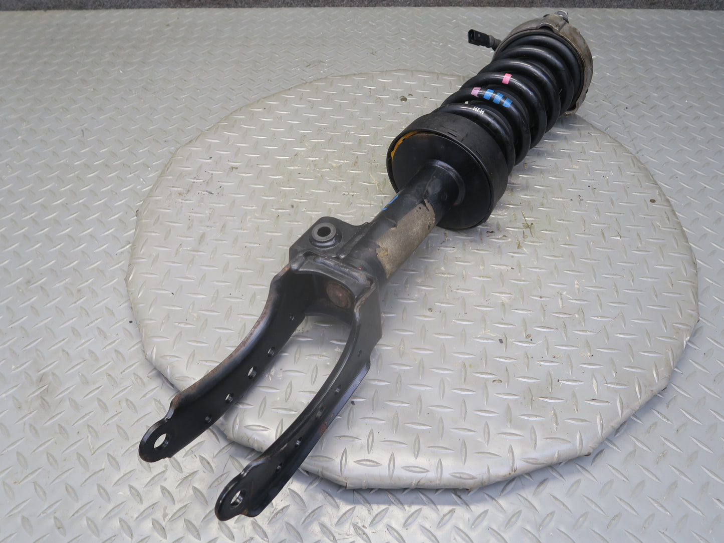 2015-2018 Porsche Cayenne 958 AWD E-hybrid Front Strut Shock Absorber Set of 2