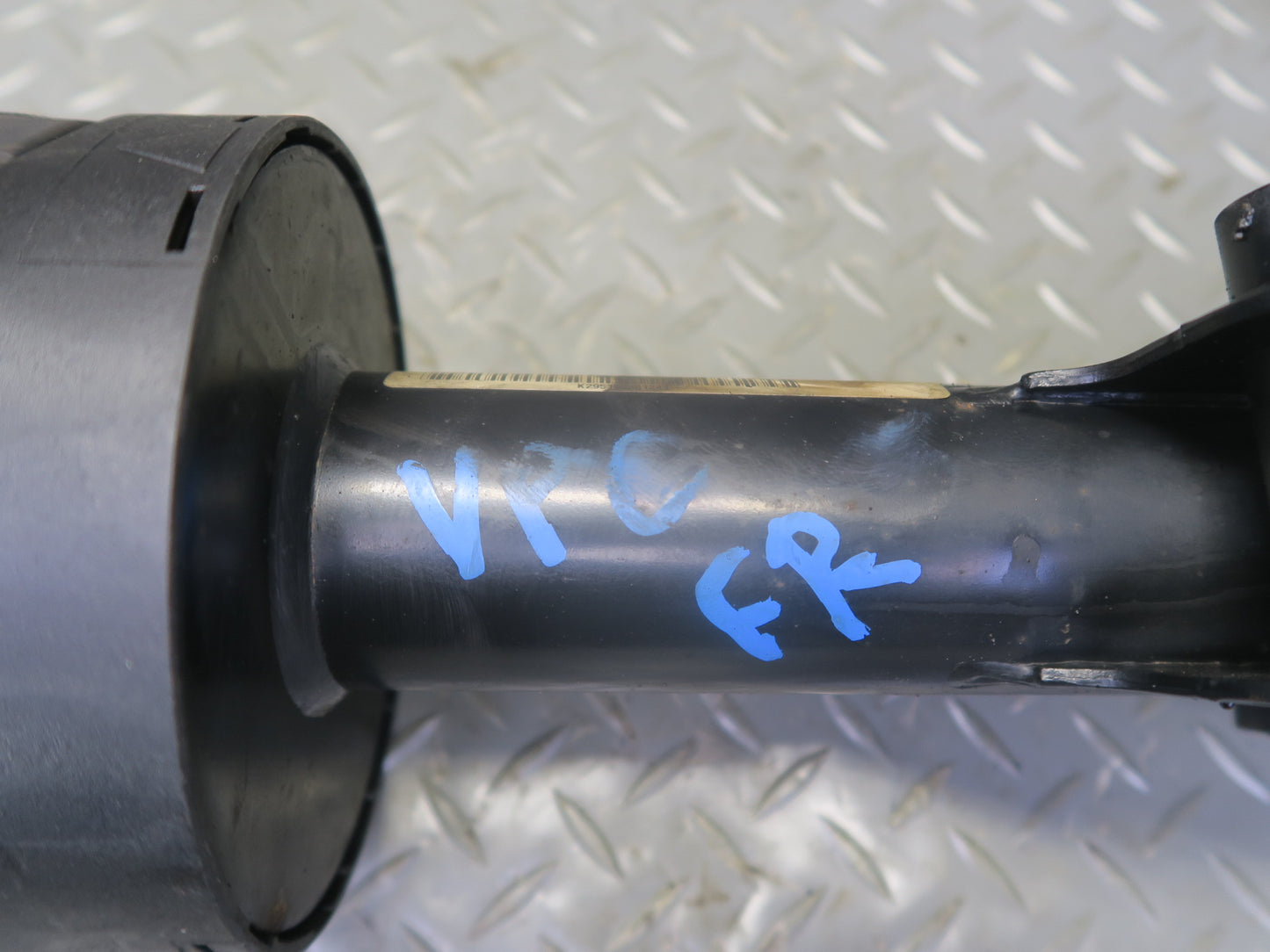 2015-2018 Porsche Cayenne 958 AWD E-hybrid Front Strut Shock Absorber Set of 2