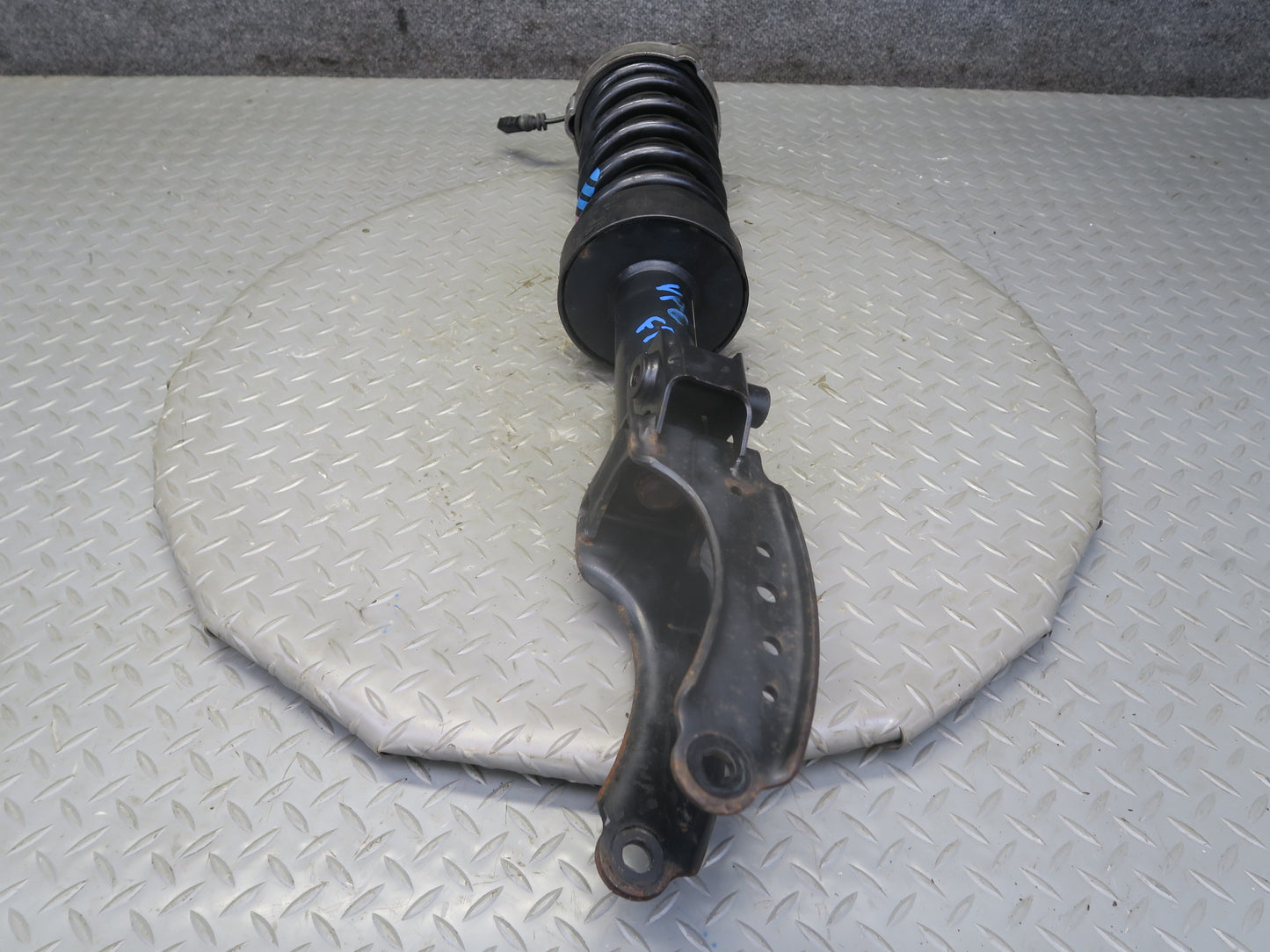2015-2018 Porsche Cayenne 958 AWD E-hybrid Front Strut Shock Absorber Set of 2