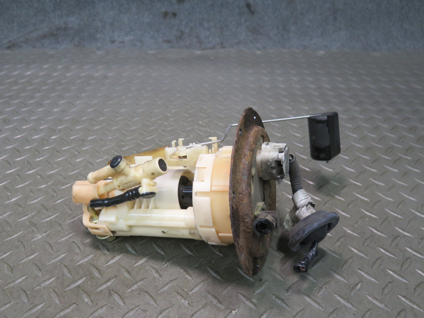 01-03 Lexus UCF30L LS430 Fuel Pump Level Sensor Sending Unit OEM