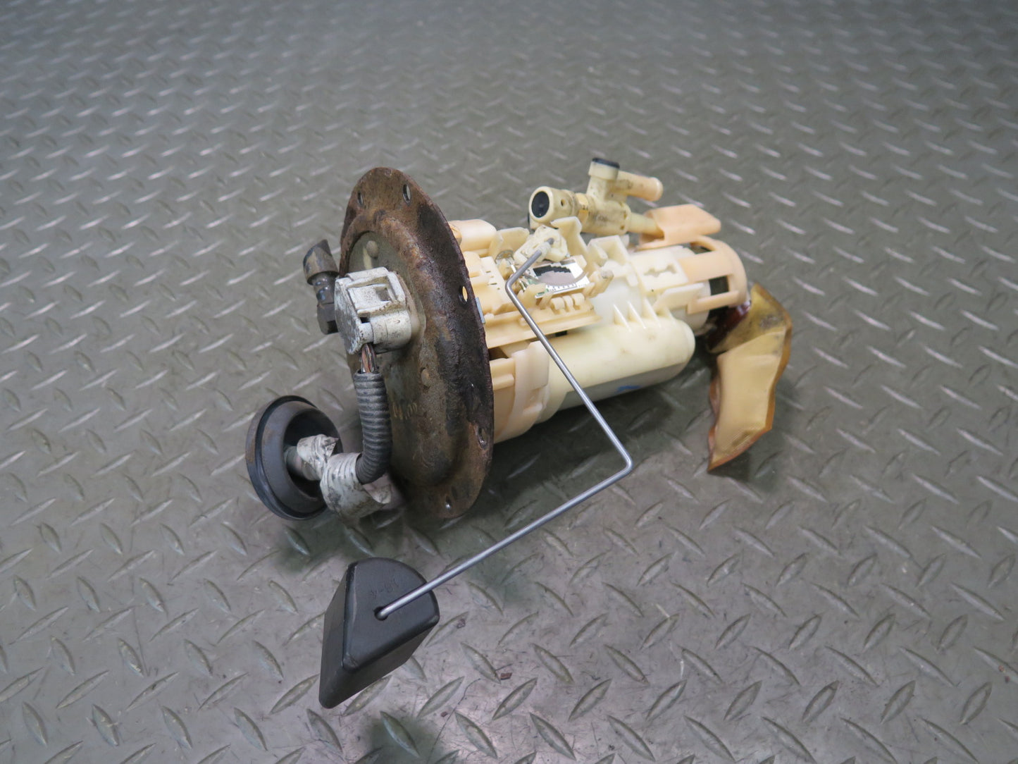 01-03 Lexus UCF30L LS430 Fuel Pump Level Sensor Sending Unit OEM
