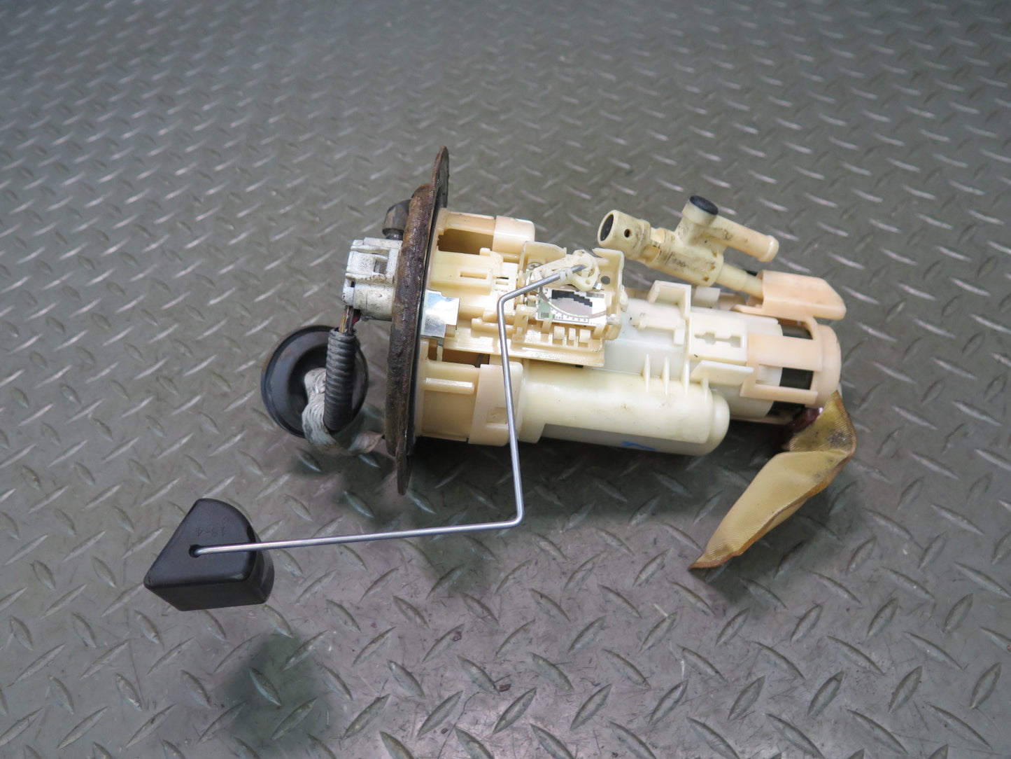 01-03 Lexus UCF30L LS430 Fuel Pump Level Sensor Sending Unit OEM