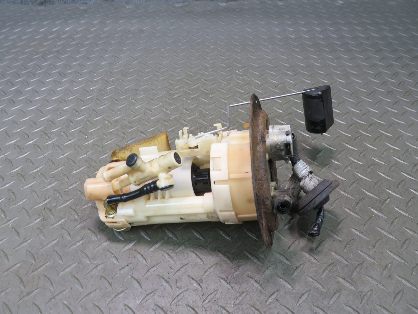 01-03 Lexus UCF30L LS430 Fuel Pump Level Sensor Sending Unit OEM