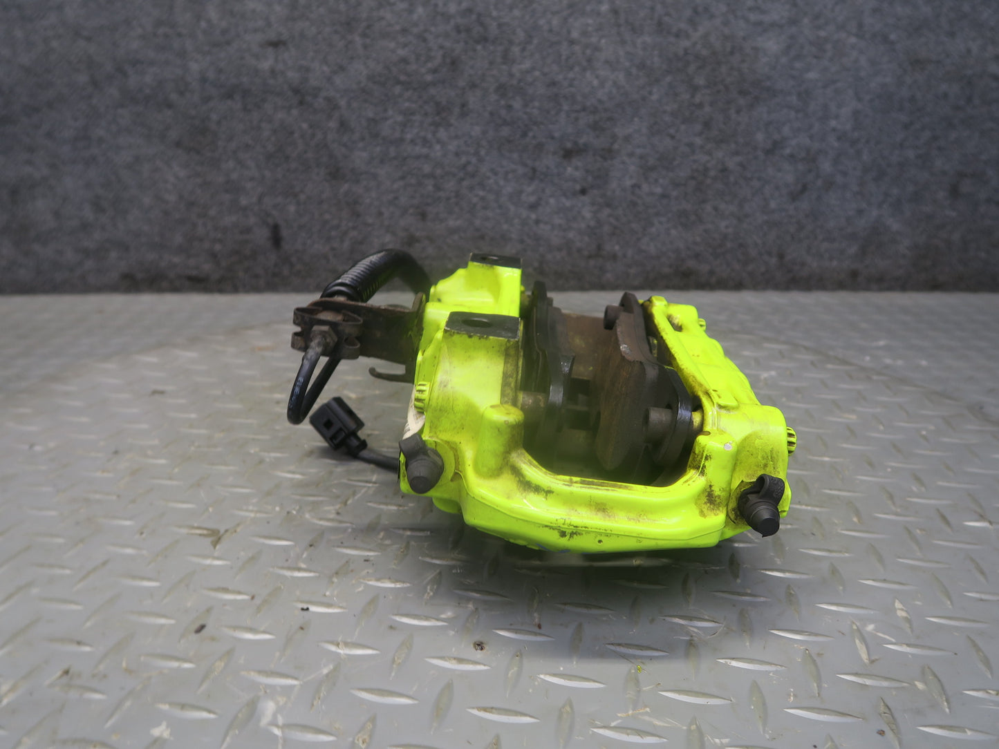2015-2018 Porsche Cayenne 958 E-hybrid AWD Rear Left & Right Brake Caliper Set