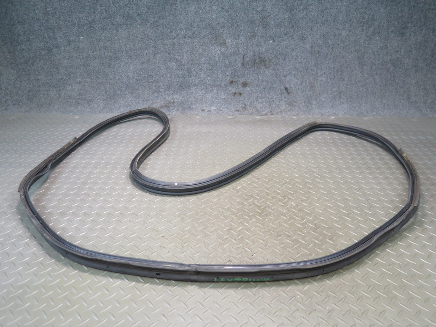 01-06 Lexus UCF30L LS430 Rear Trunk Lid Weatherstrip Rubber Seal OEM