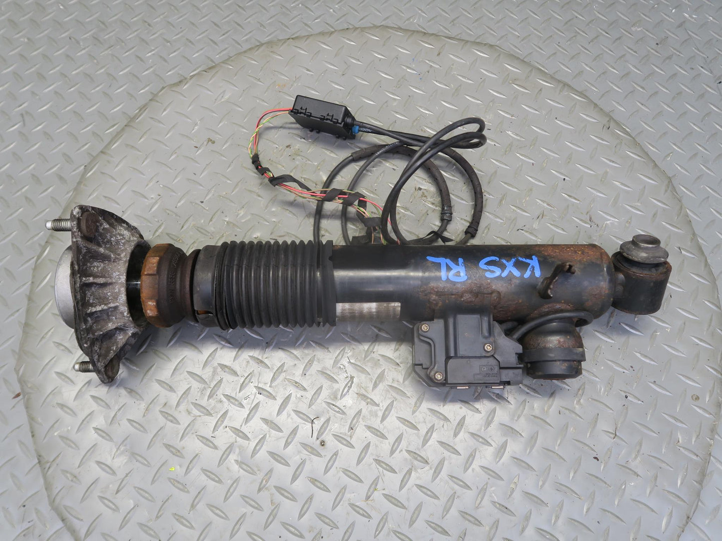 2010-2014 BMW E70 E71 X5M X6M Rear Left & Right VDC Strut Shock Absorber Set