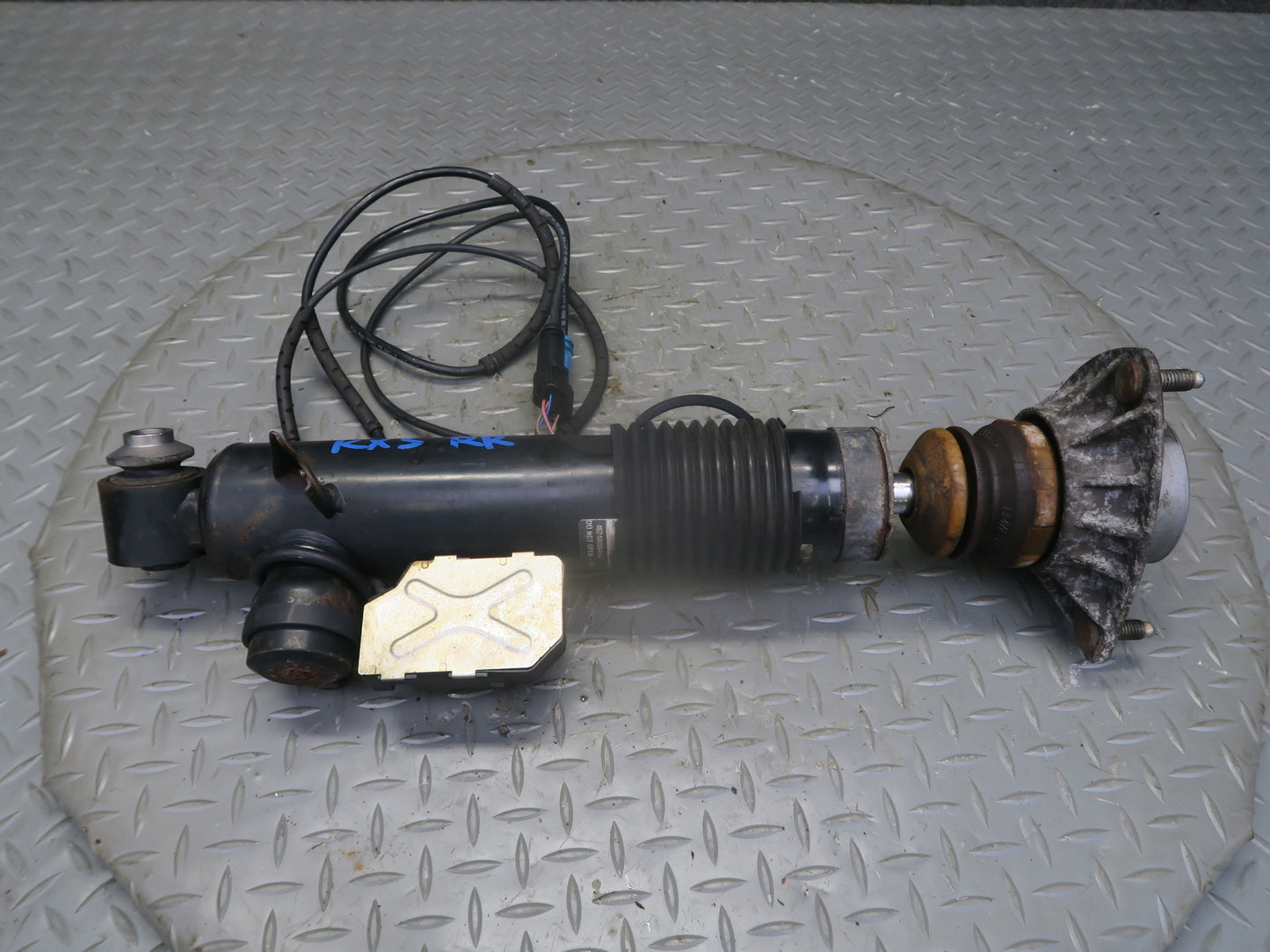 2010-2014 BMW E70 E71 X5M X6M Rear Left & Right VDC Strut Shock Absorber Set