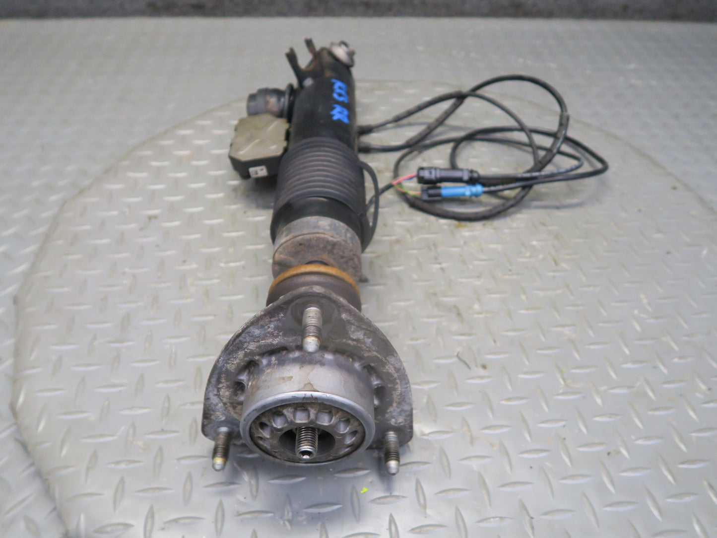 2010-2014 BMW E70 E71 X5M X6M Rear Left & Right VDC Strut Shock Absorber Set