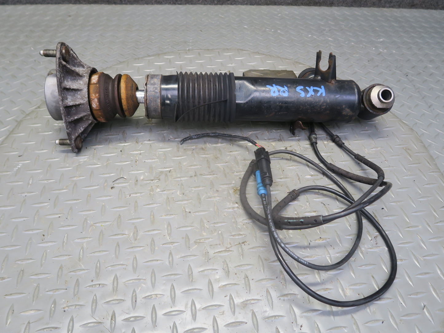 2010-2014 BMW E70 E71 X5M X6M Rear Left & Right VDC Strut Shock Absorber Set