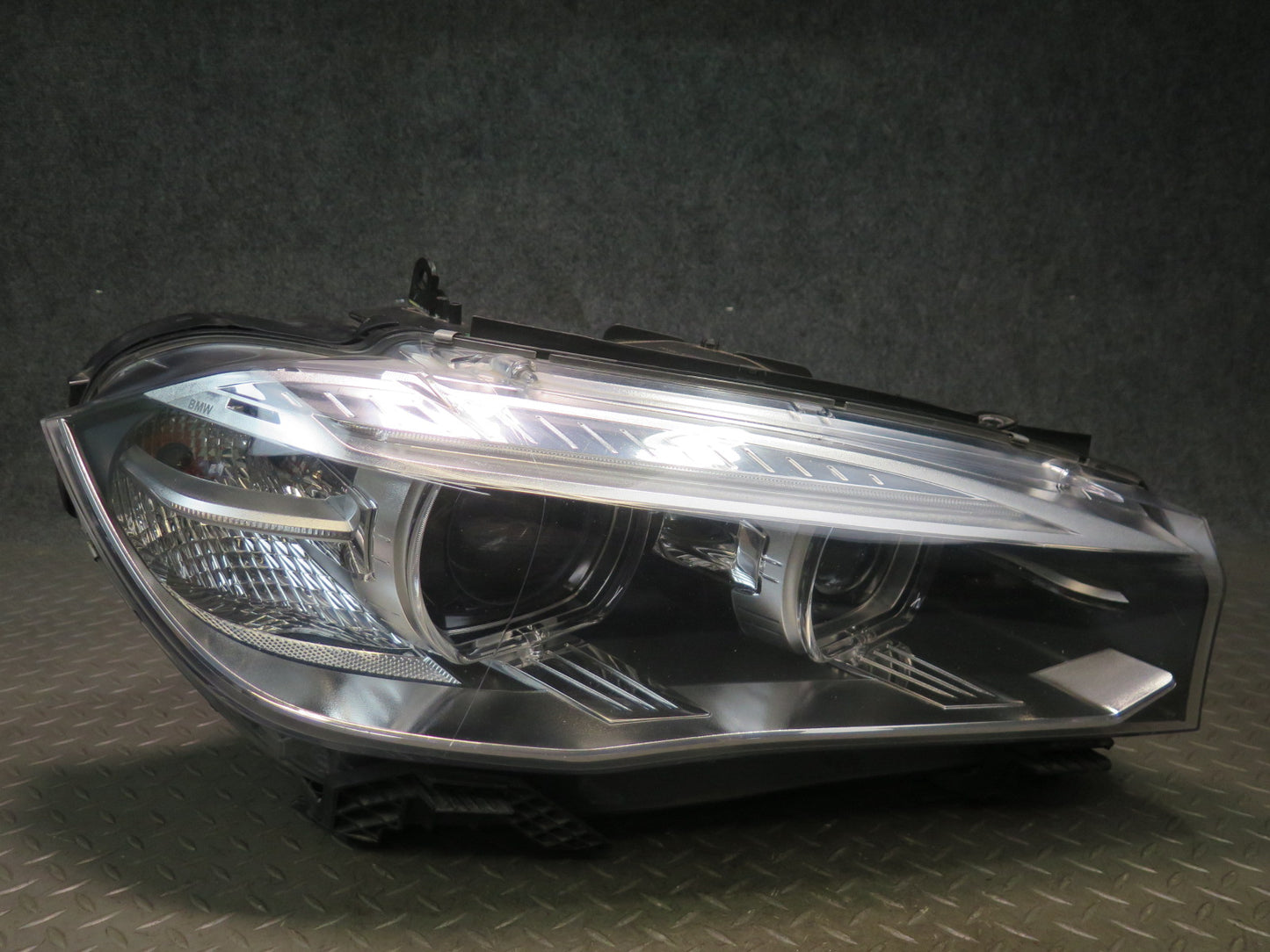 2014-2018 BMW F15 X5 Front Right Xenon Adaptive Headlight Lamp w Ballast 7460618