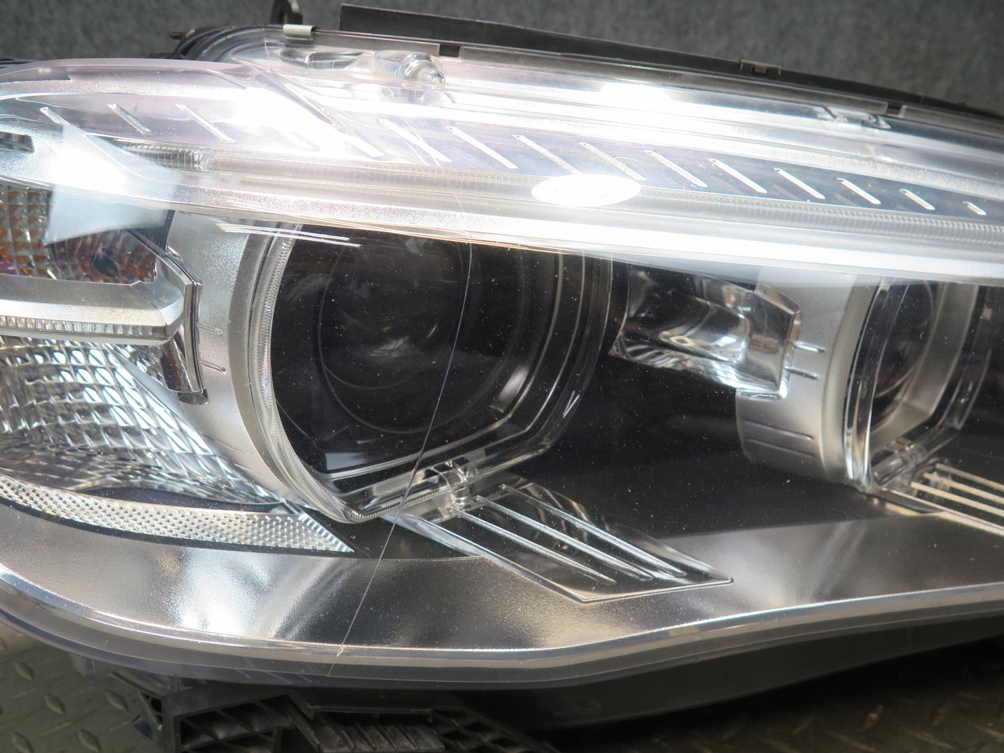 2014-2018 BMW F15 X5 Front Right Xenon Adaptive Headlight Lamp w Ballast 7460618