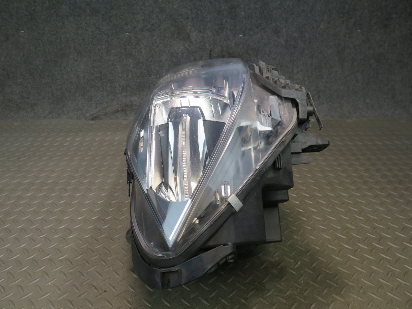 2014-2018 BMW F15 X5 Front Right Xenon Adaptive Headlight Lamp w Ballast 7460618