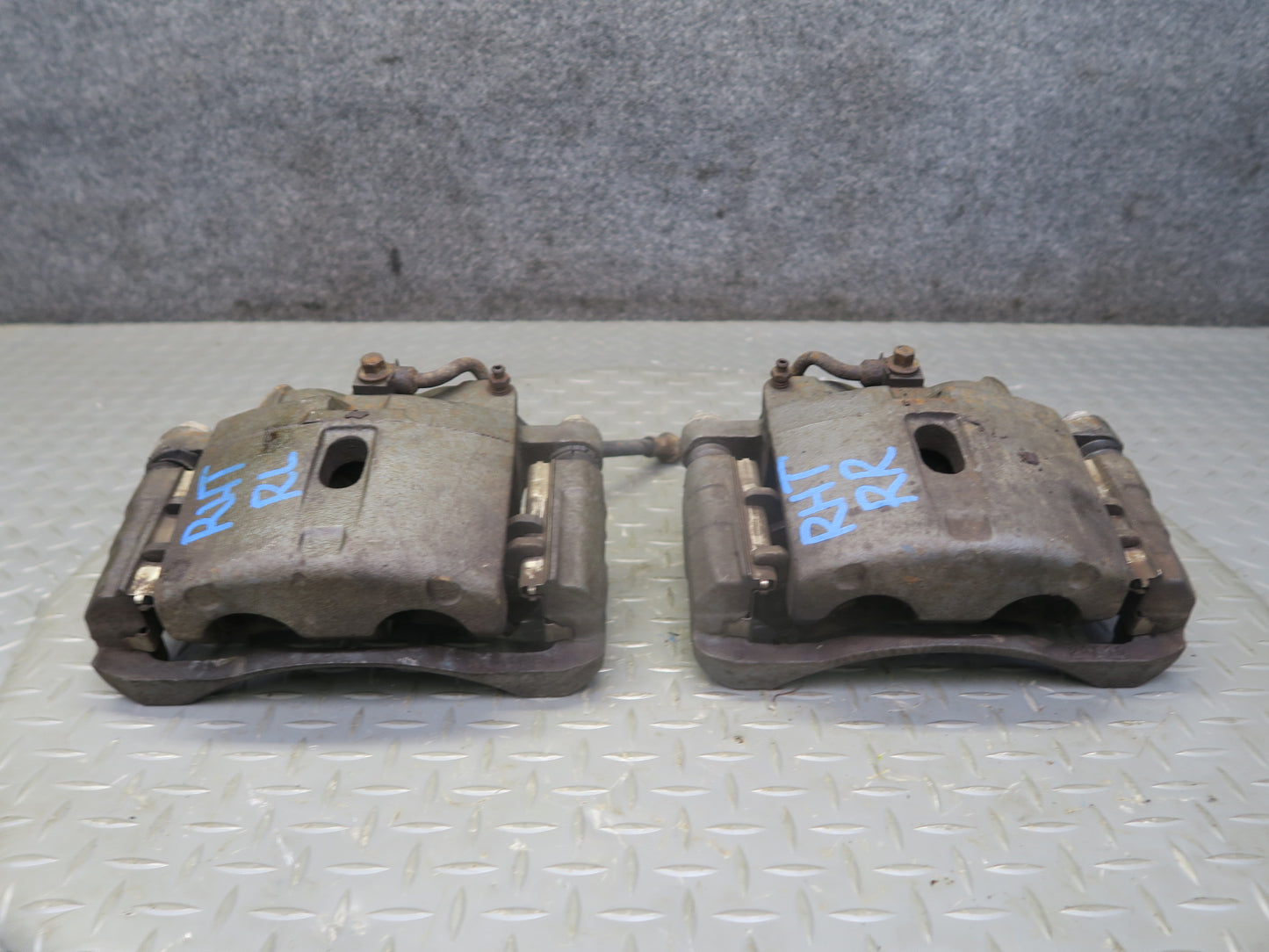 2003-2009 Hummer H2 AWD Front Left & Right Side Brake Caliper Set of 2
